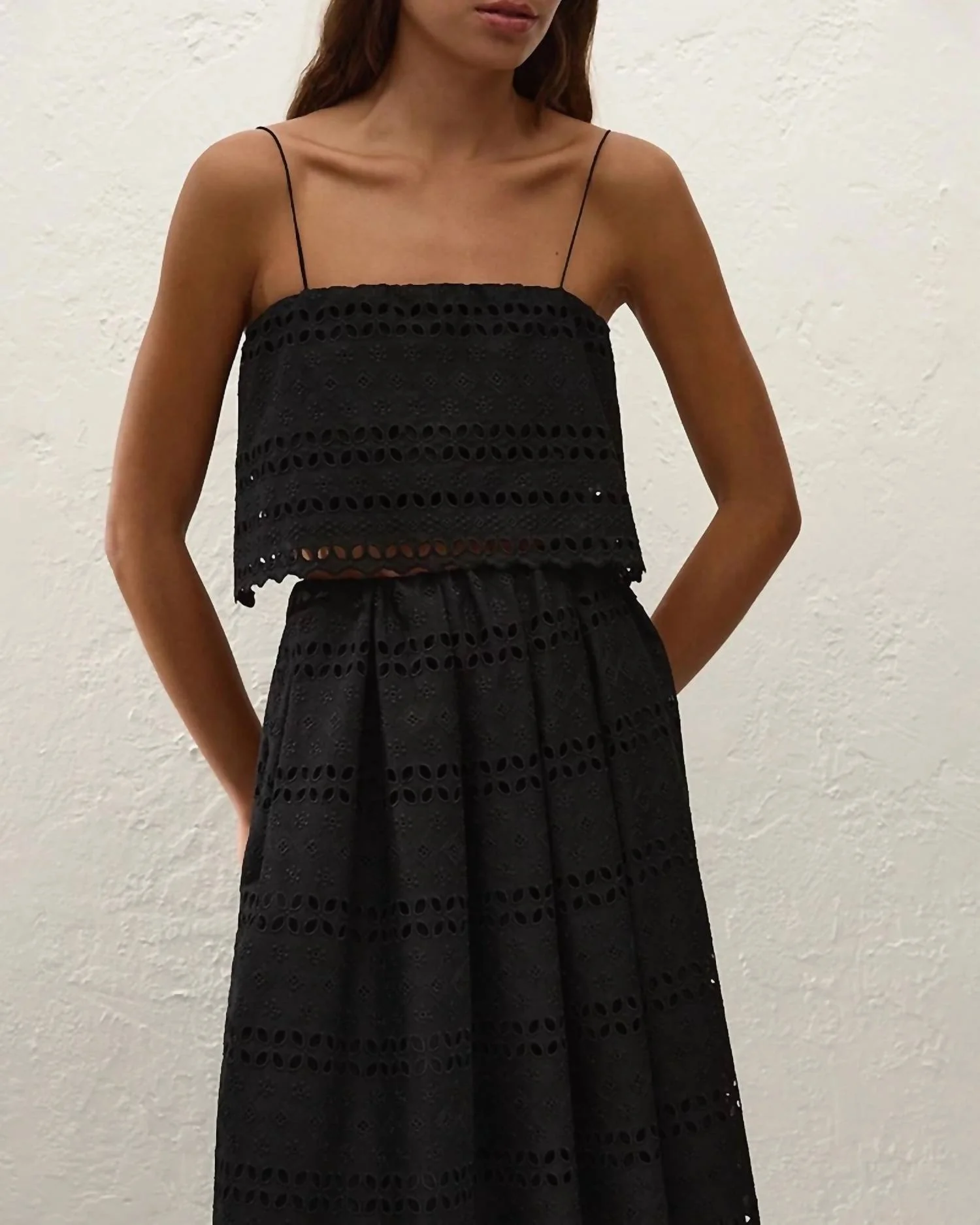 Abajo Cropped Eyelet Top In Rosa Broderie Black