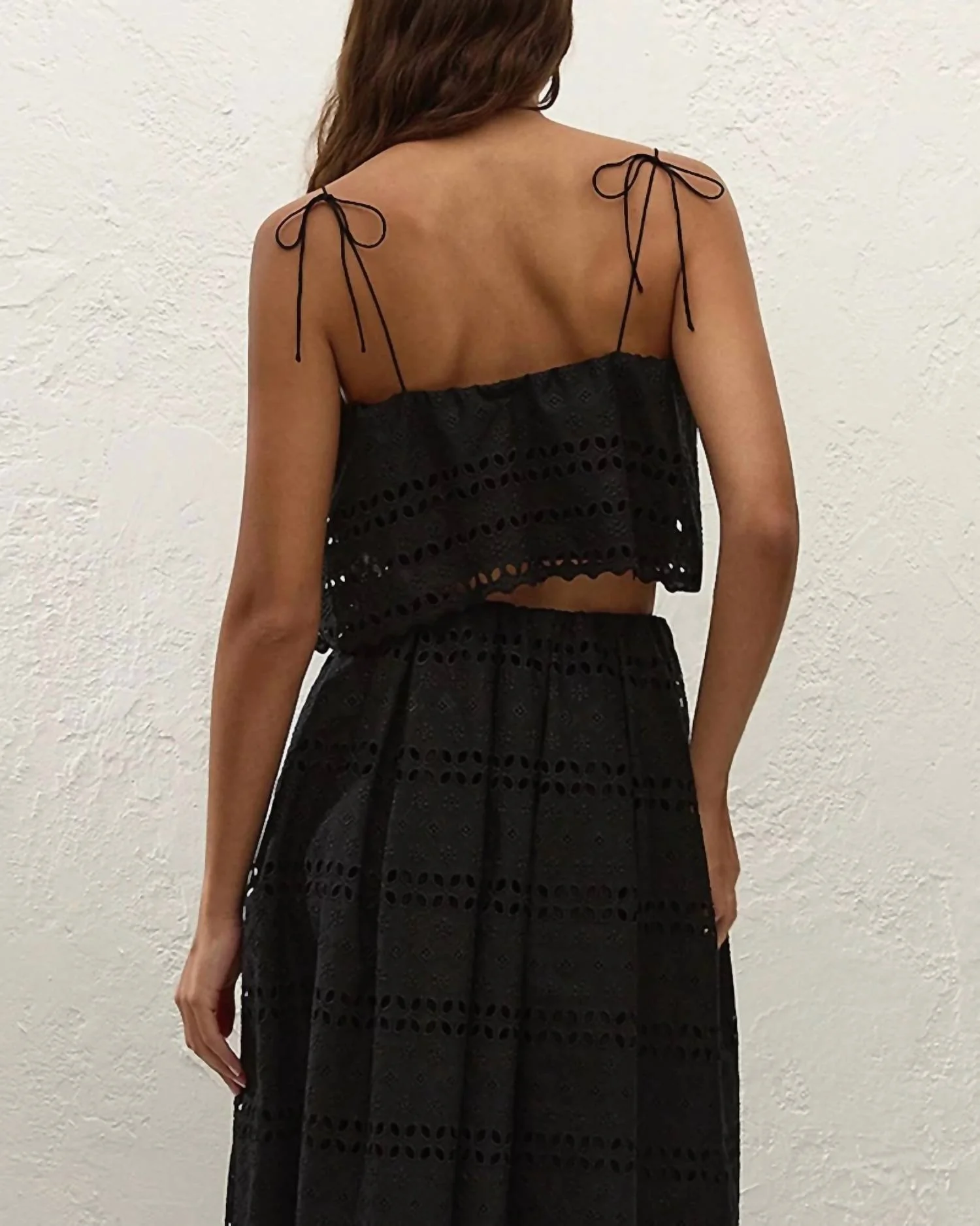 Abajo Cropped Eyelet Top In Rosa Broderie Black - Image 3
