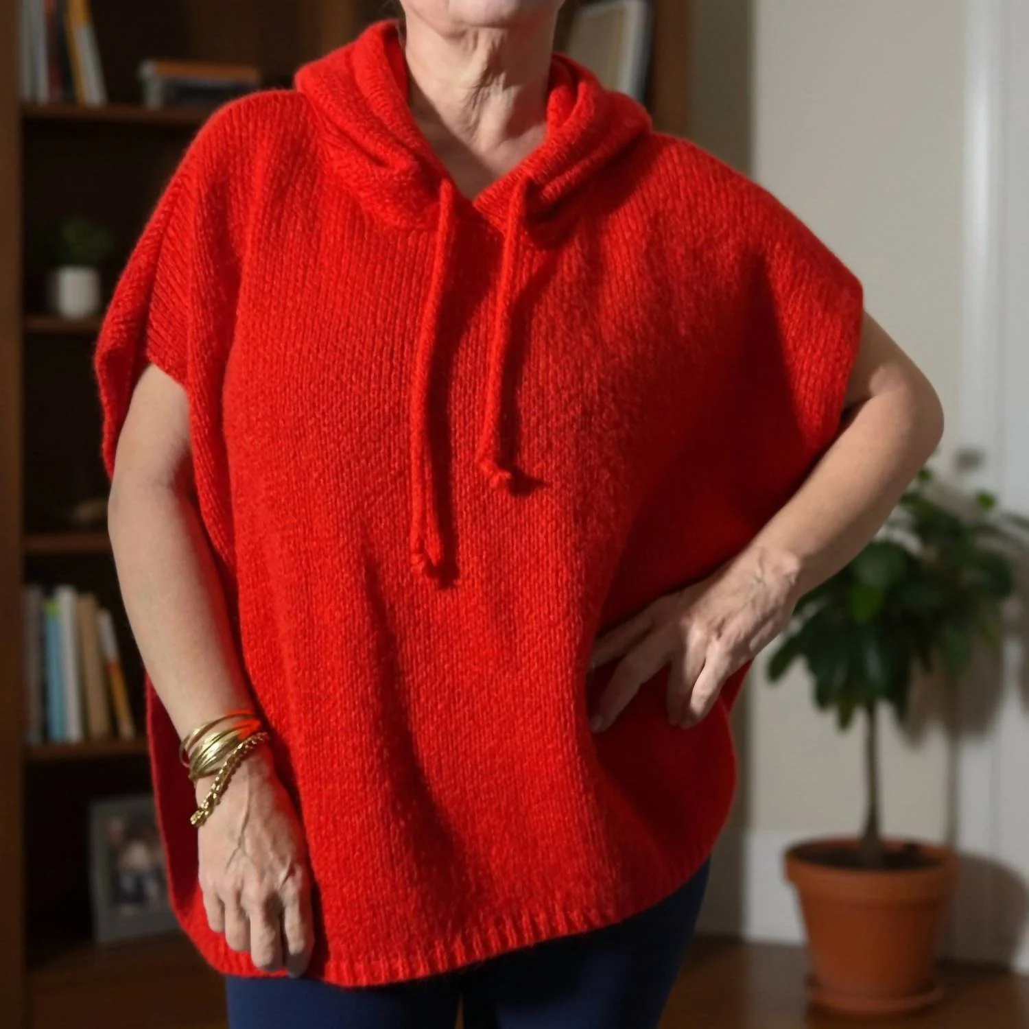 An Autumn Haze Hooded Knit Top In Scarlet Red - Image 2