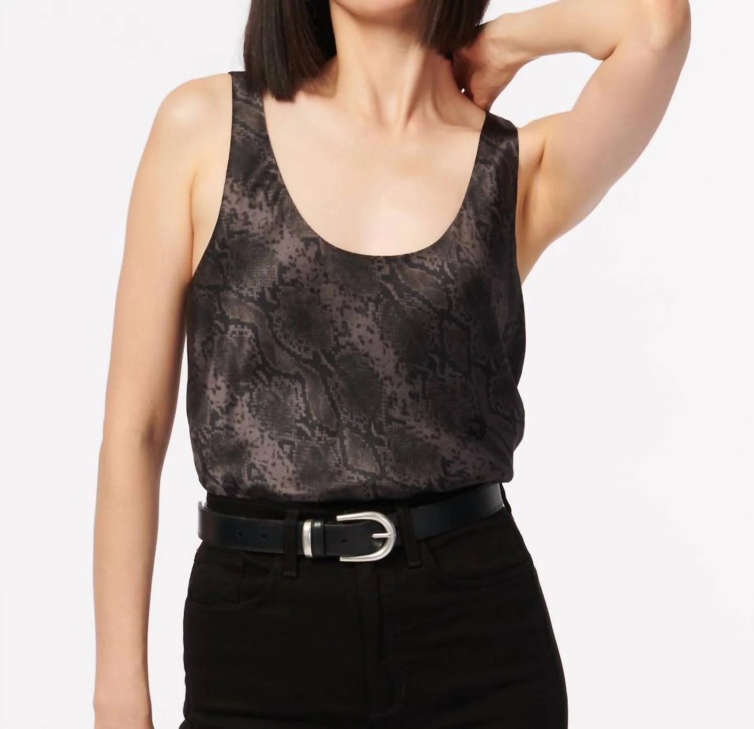 Andressa Cami In Gray Snake