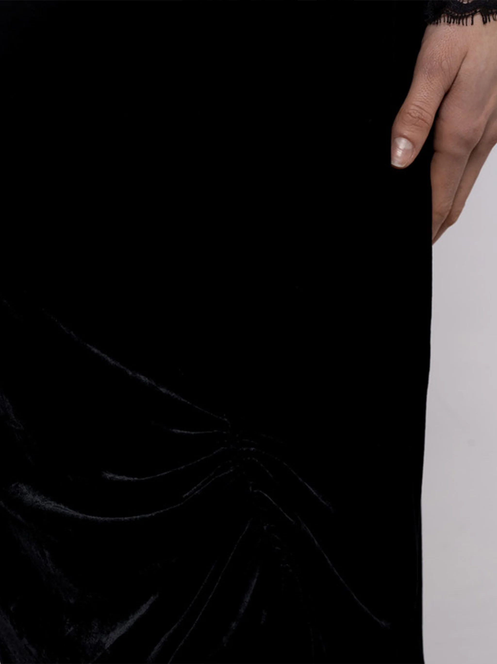 Black Fitted Gathered Front Midi Skirt - Image 5