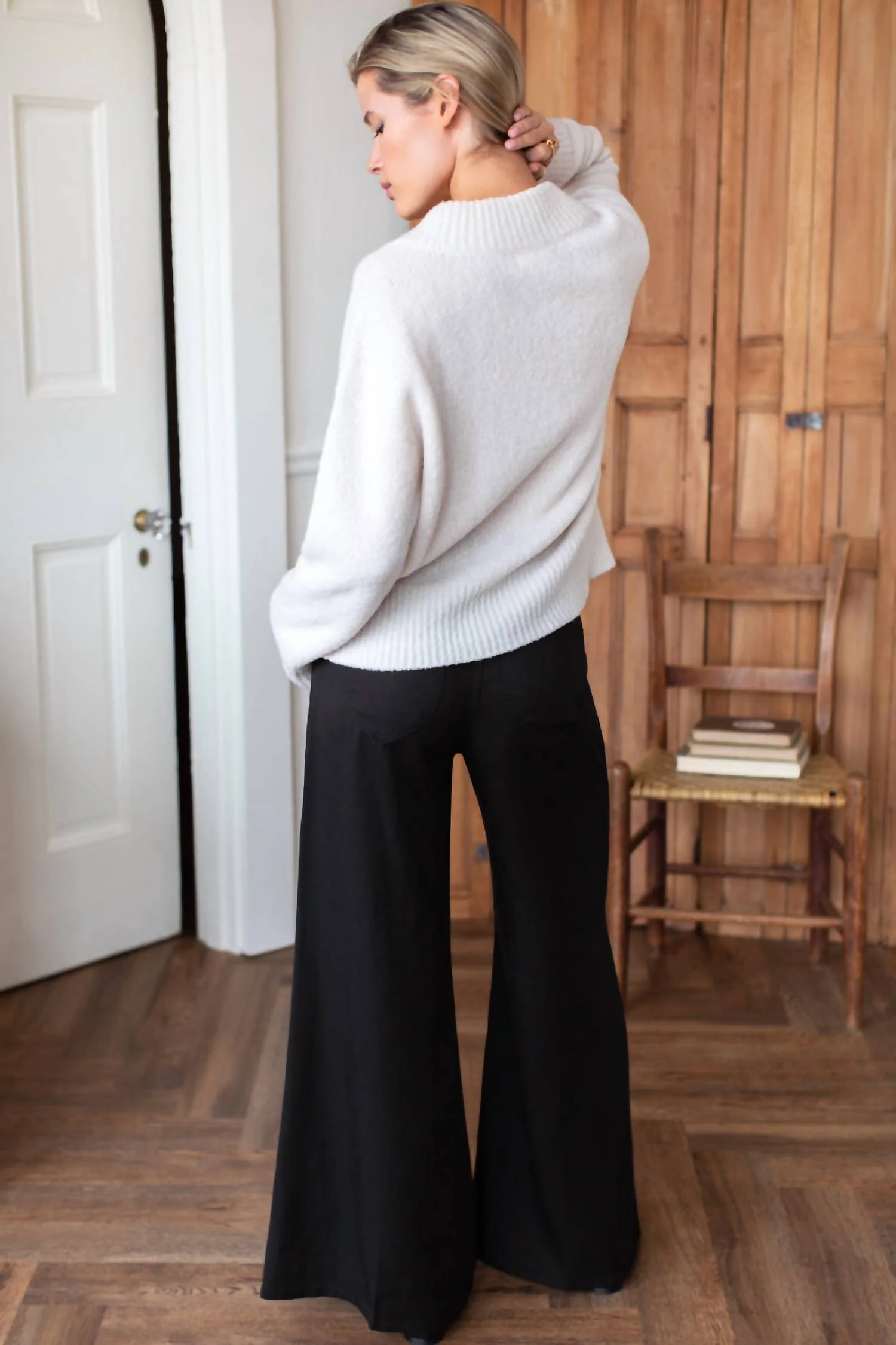 Boxy V Neck Sweater In Birch Wool - Image 3