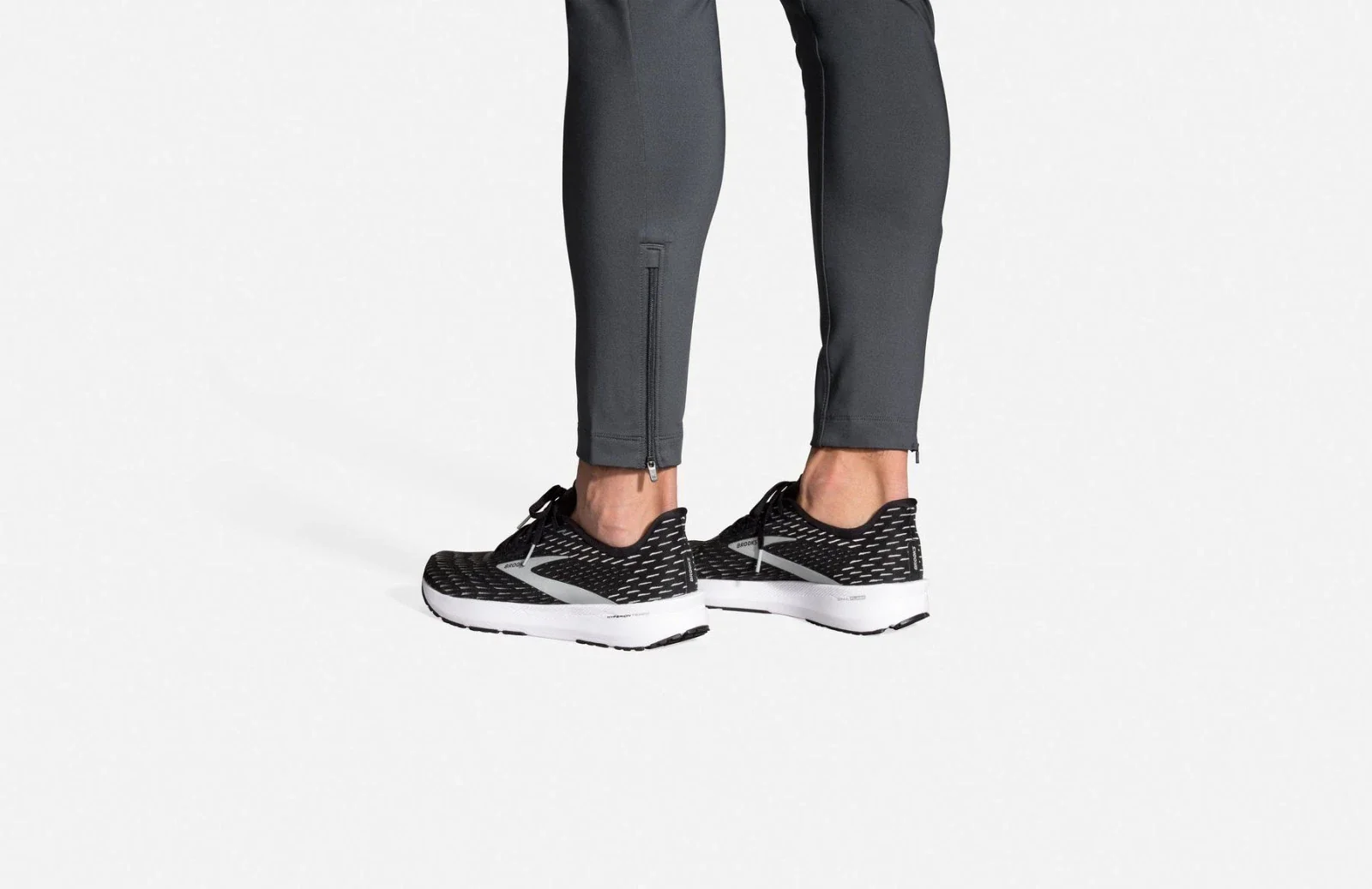 Brooks Spartan Pants Men's Asphalt Tapered Leg Activewear Jogger DSGL462 - Image 5
