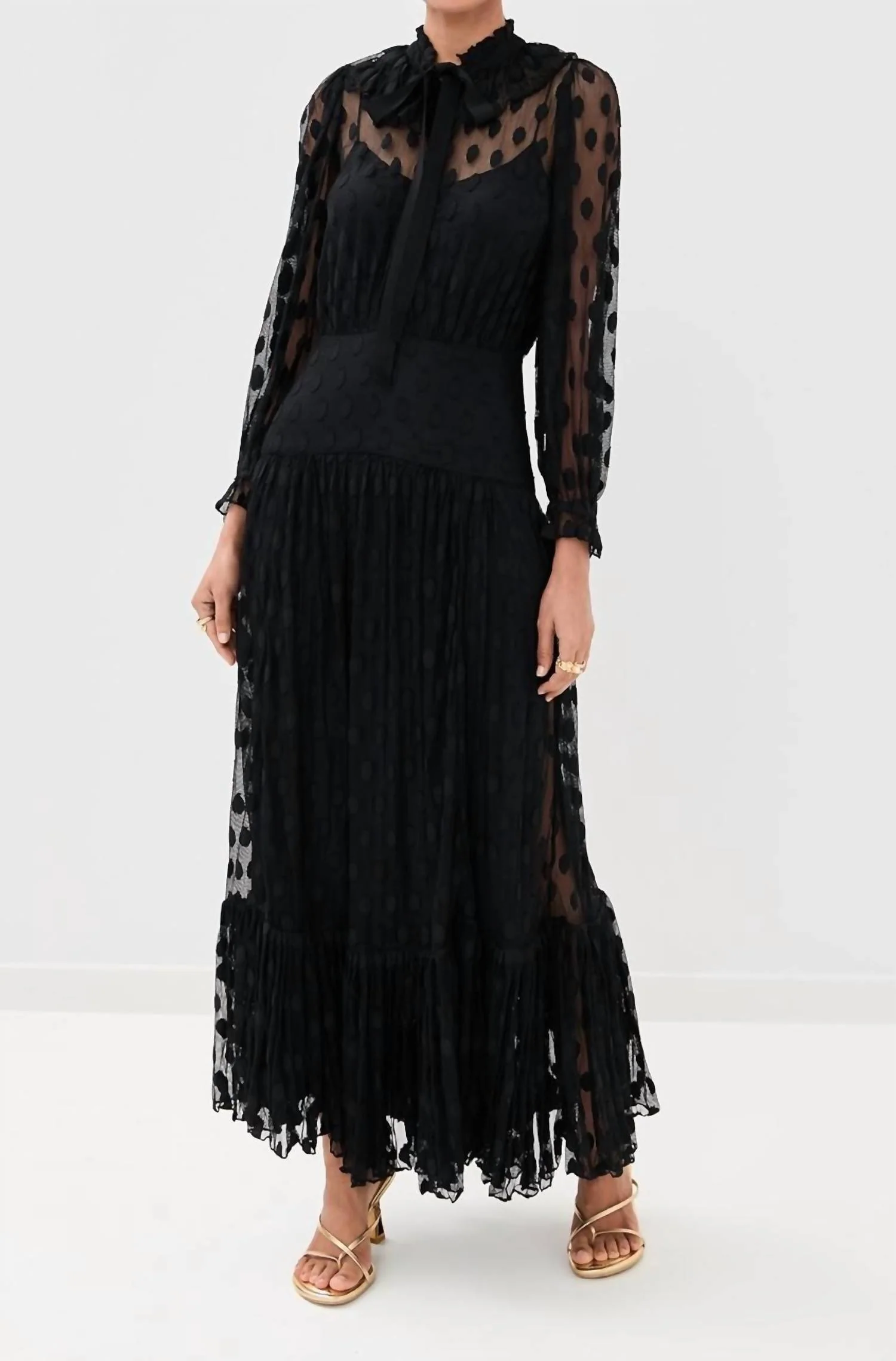 Carla Lace Long Sleeve Midi Dress In Noir