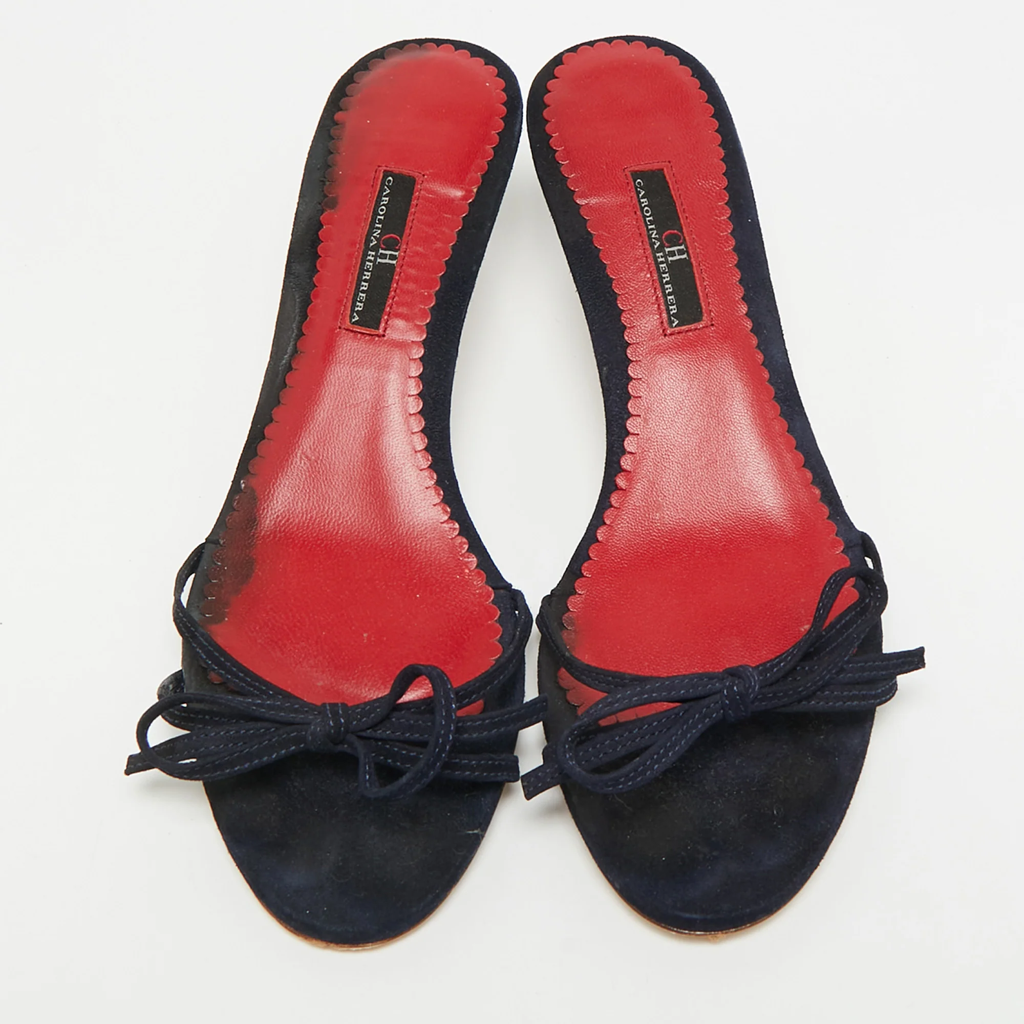 Ch Carolina Herrera Bow - Image 3