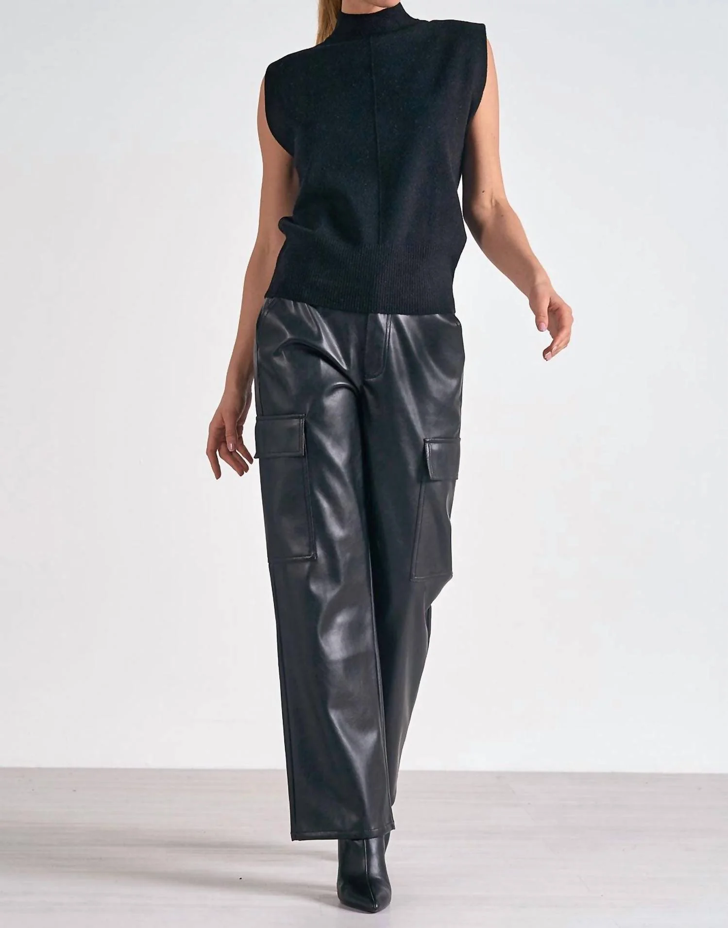 Chelcie Sleeveless Sweater In Black - Image 4