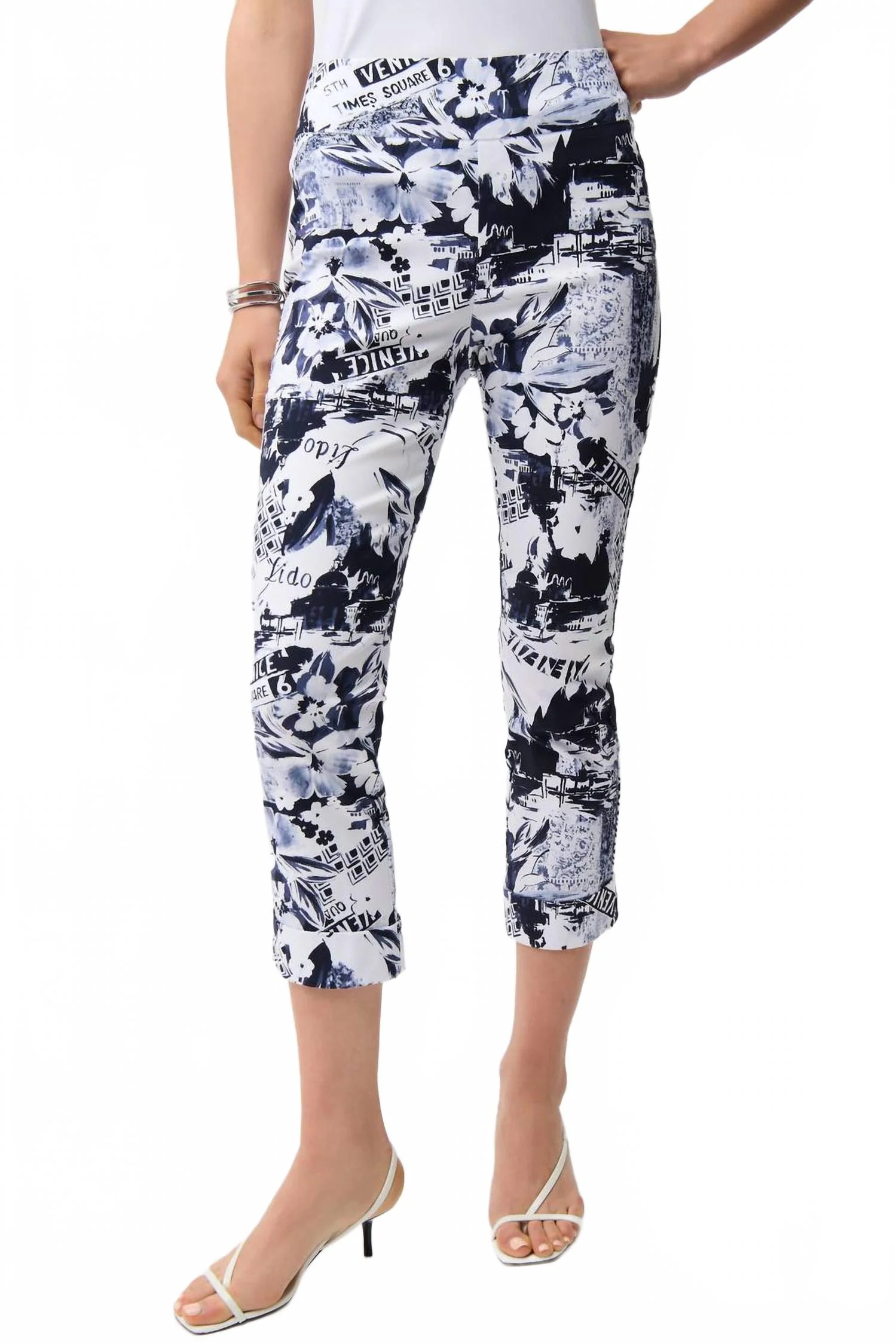 Conversational Print Crop Pull-On Pants In Blue/vanilla