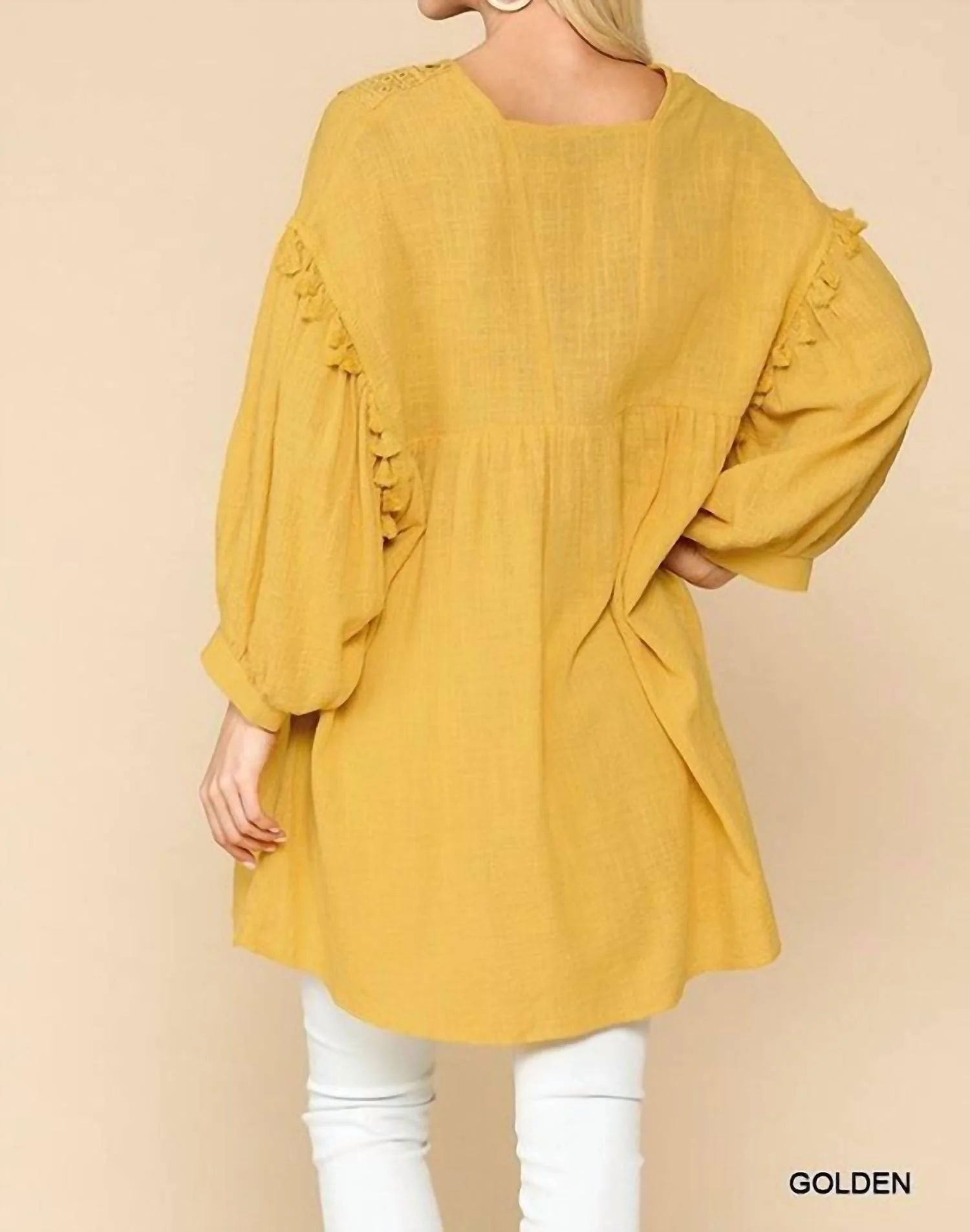 Crochet V-Neck Swing Hi-Lo Hem Top In Natural - Image 2