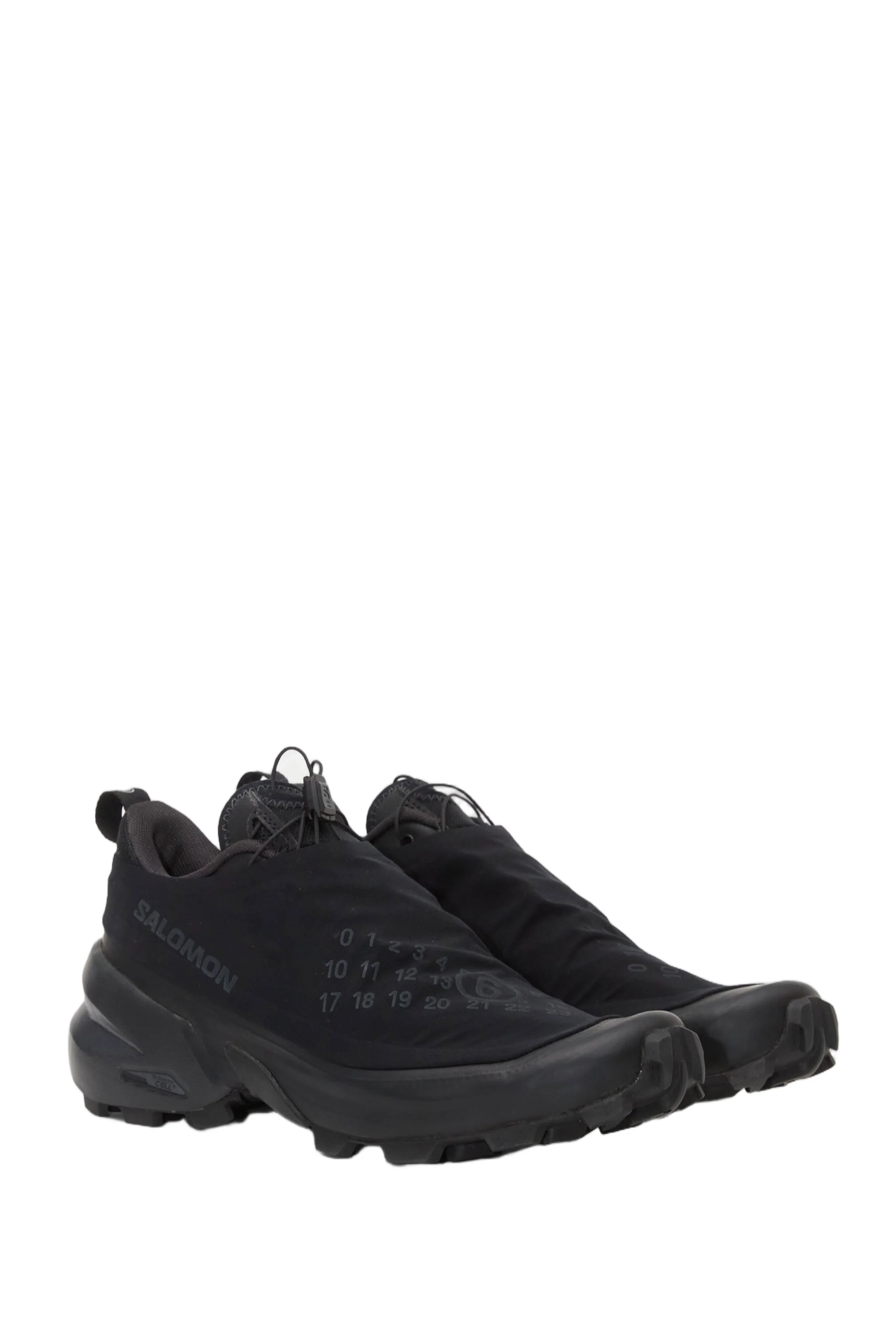 Cross Dust Sneakers With Protective Nylon Sleeve