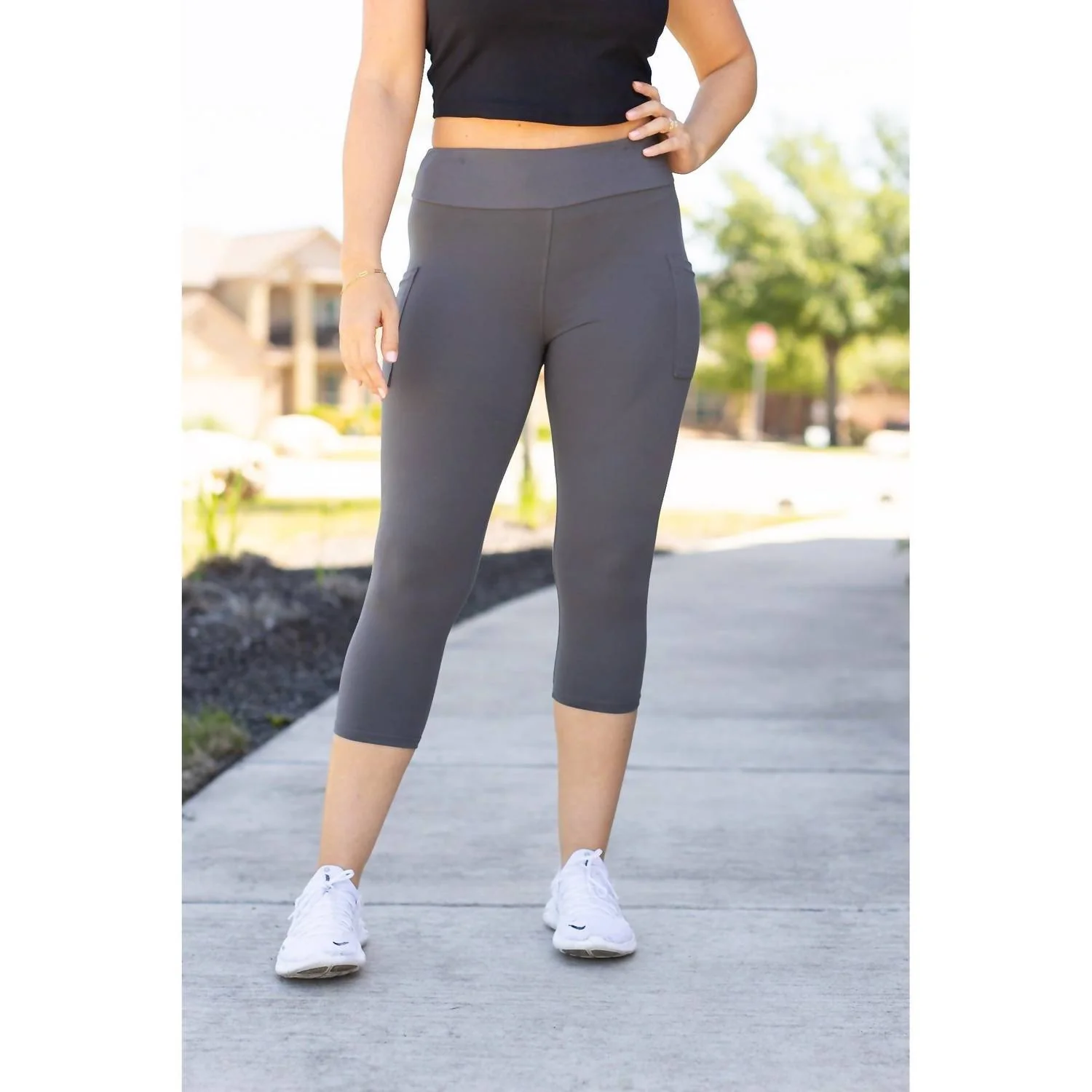Dani Capri Leggings With Pockets In Charcoal