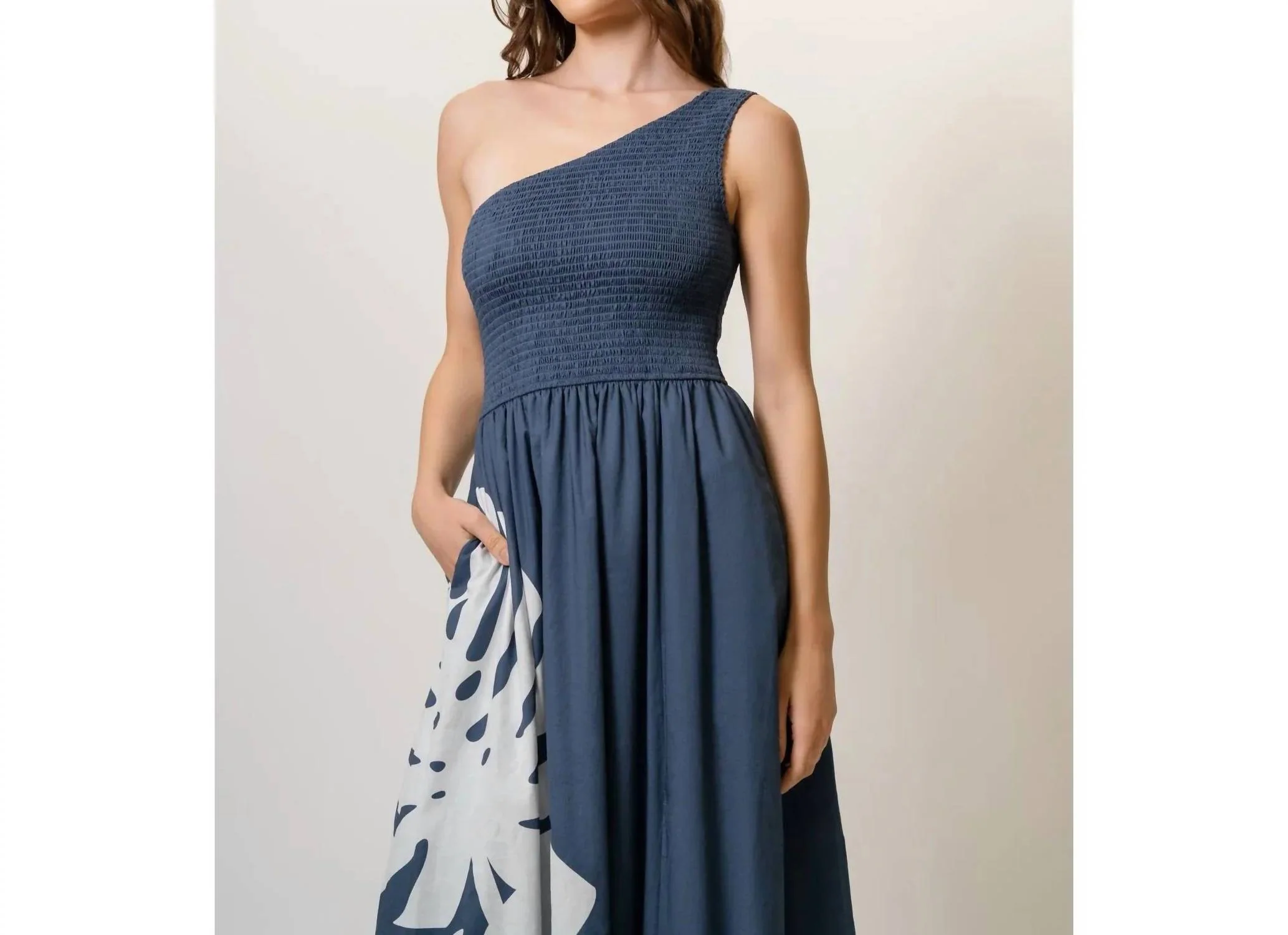 Destin Dress In Navy Oversized Monstera - Image 5