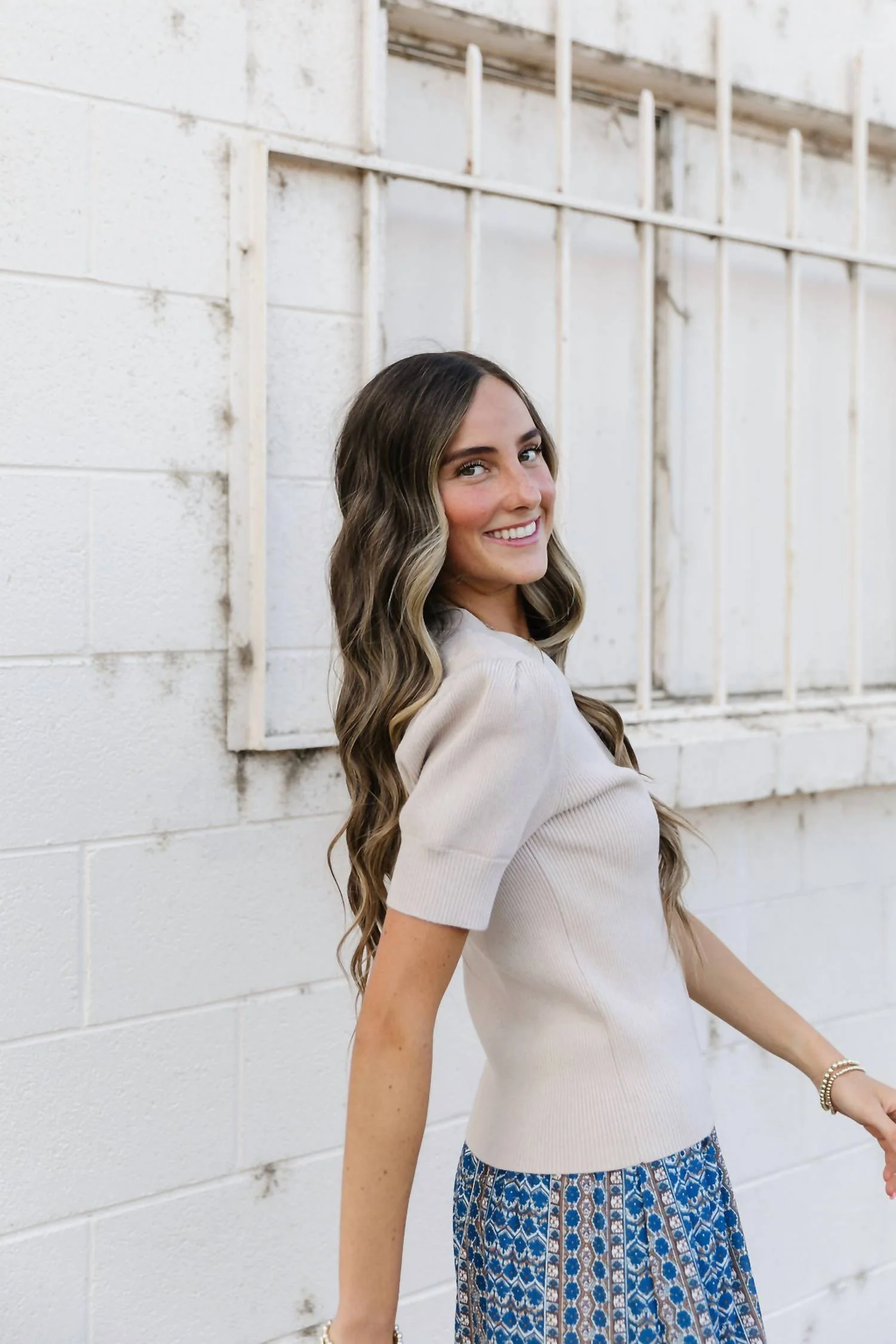 Dorothy Short Sleeve Sweater In Beige - Image 3