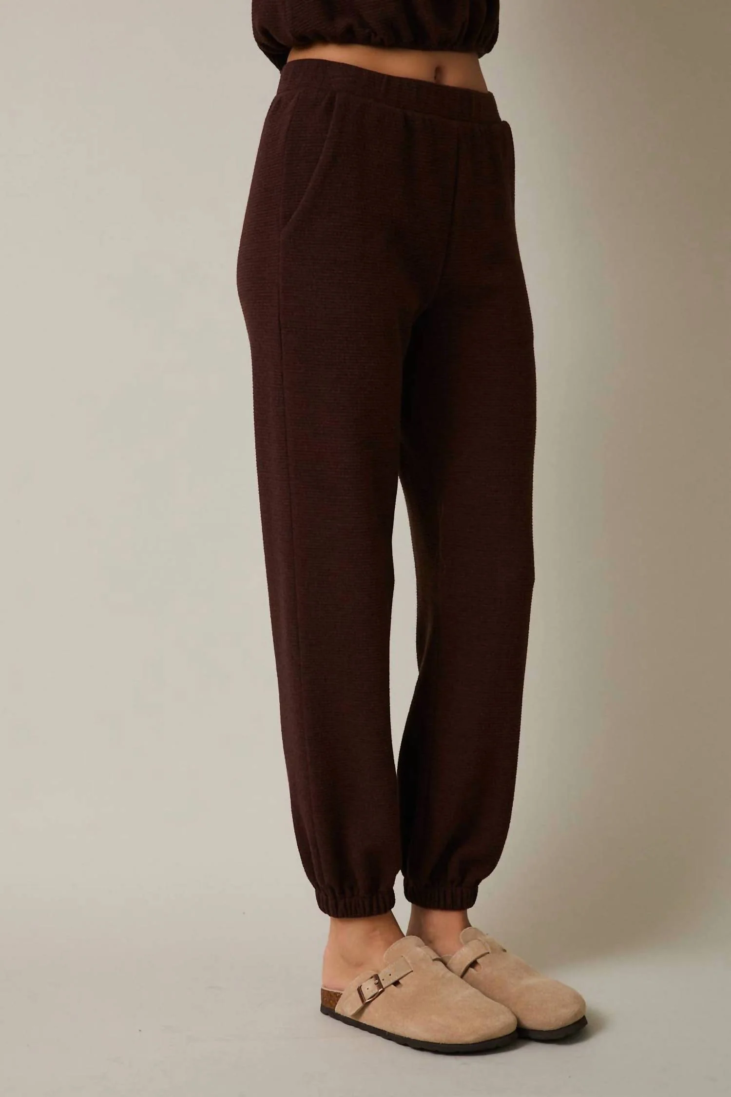 Elastic Waistband Jogger Pants In Mocha - Image 4