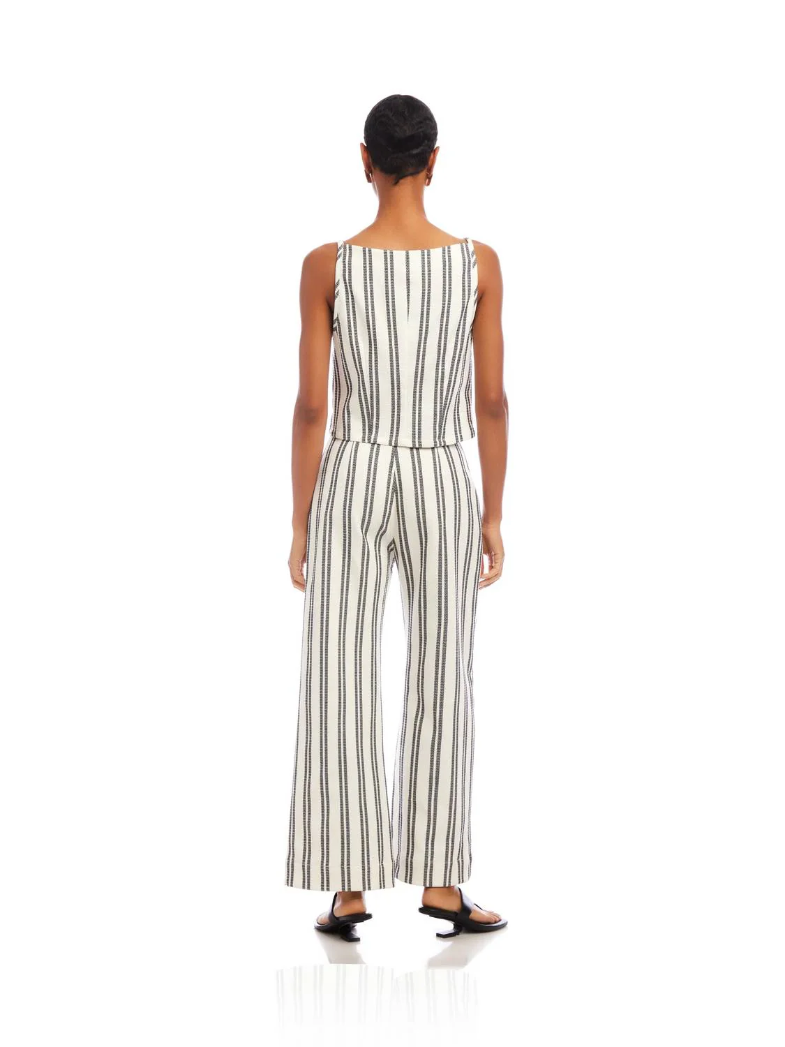 Elis Sleeveless Button Up Top In Stripe - Image 2