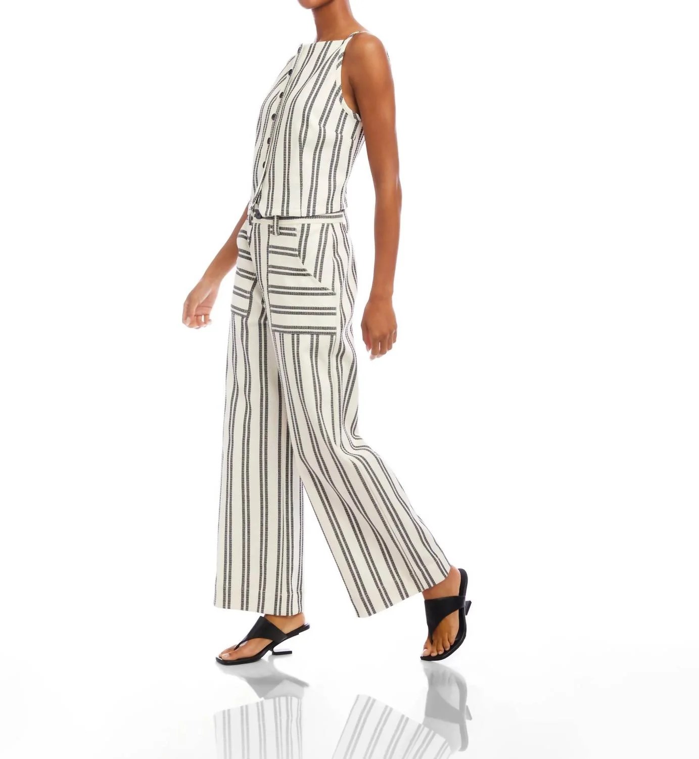 Elis Sleeveless Button Up Top In Stripe - Image 4