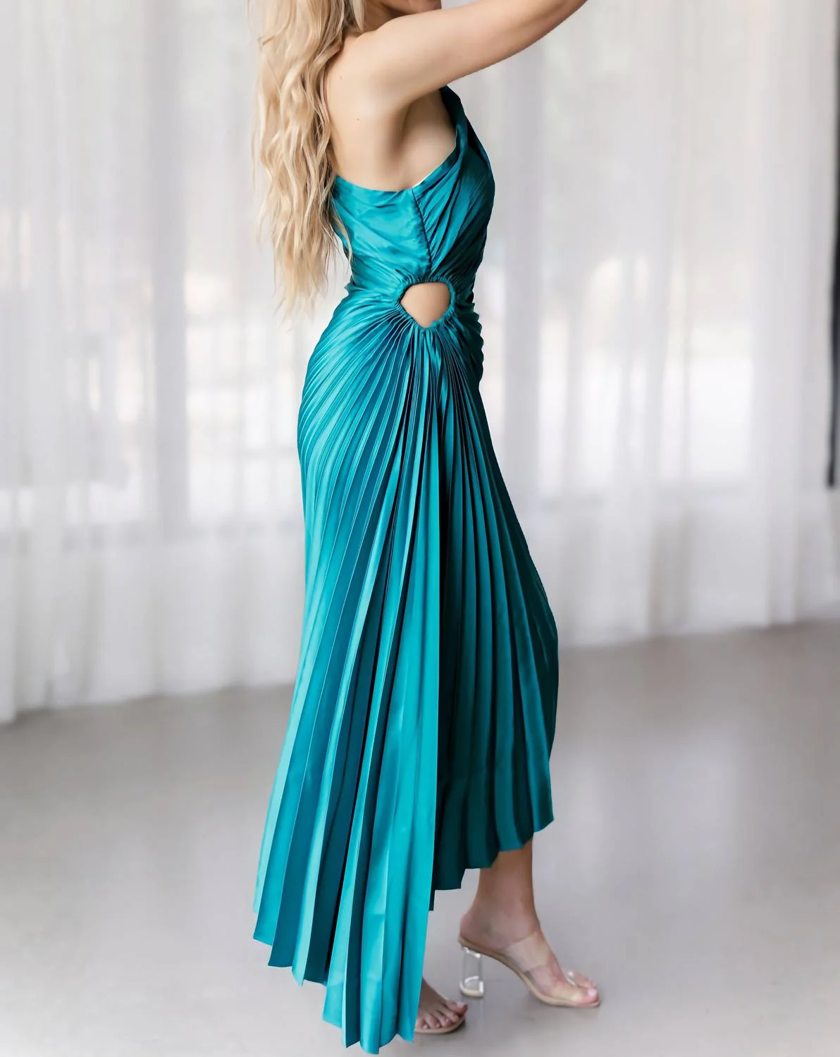 Evelyn Dress In Teal - Image 2