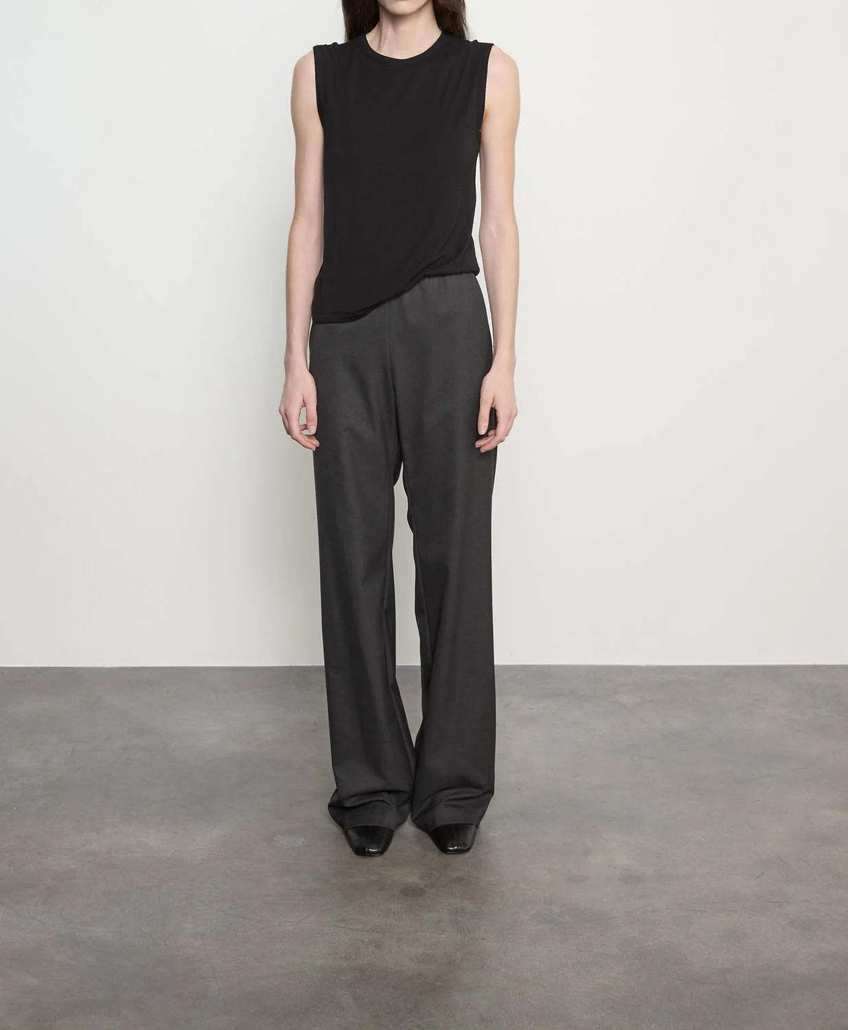 Everywhere Suit Pant In Charcoal