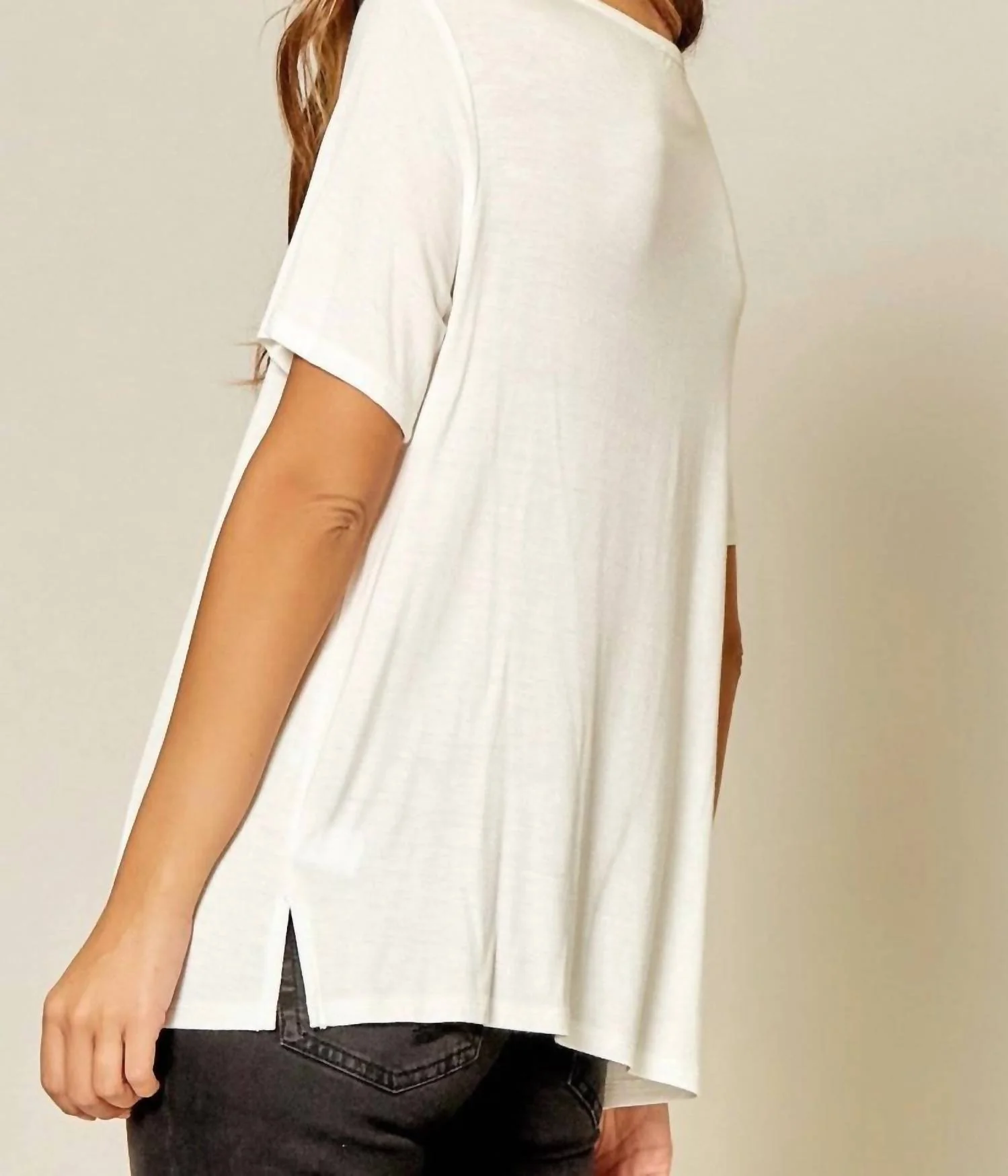Floral Lips Tee In White - Image 2