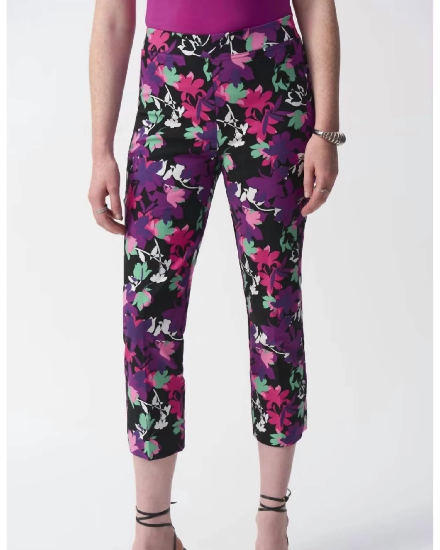 Floral Print Cropped Pants In Black/multi