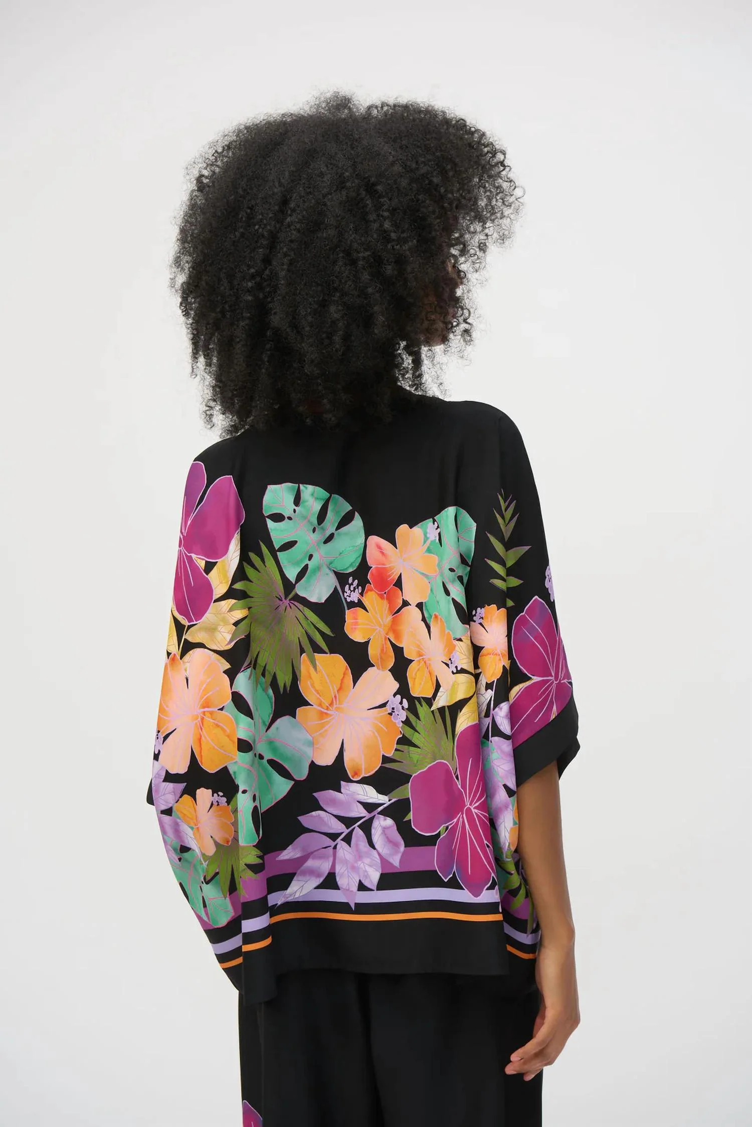 Floral Print Three Quarter Sleeve Boxy Top In Black/multi - Image 2