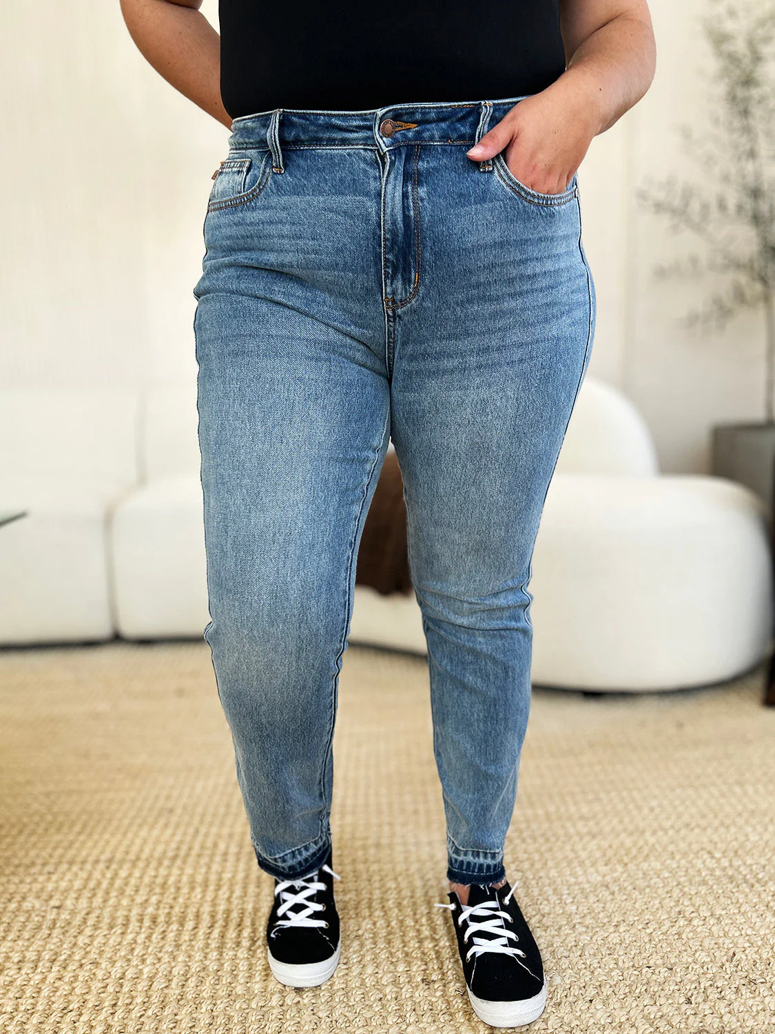 Full Size Mid Rise Rigid Magic Release Hem Jeans - Image 7