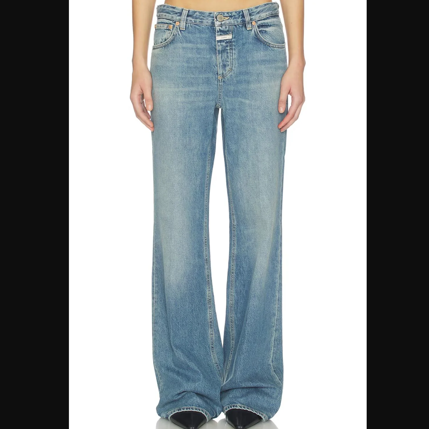 Gillan Wide Fit Low Waist Long Leg Jean In Medium Blue