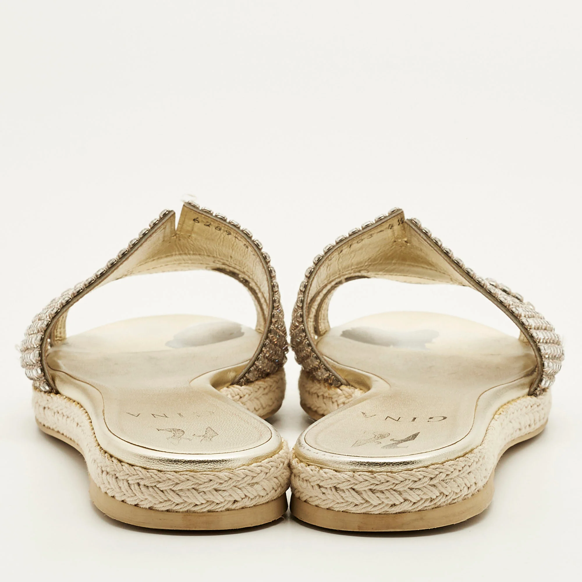 Gina - Image 5