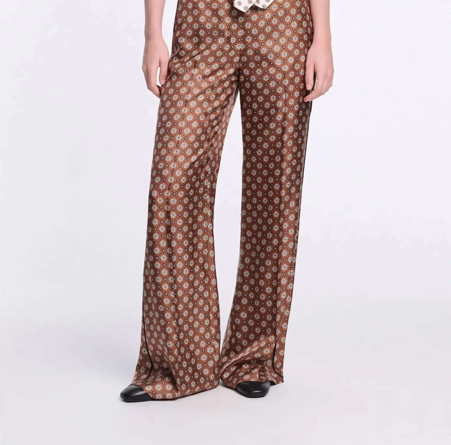 Graphic Dreams Pants In Brown Big Tie