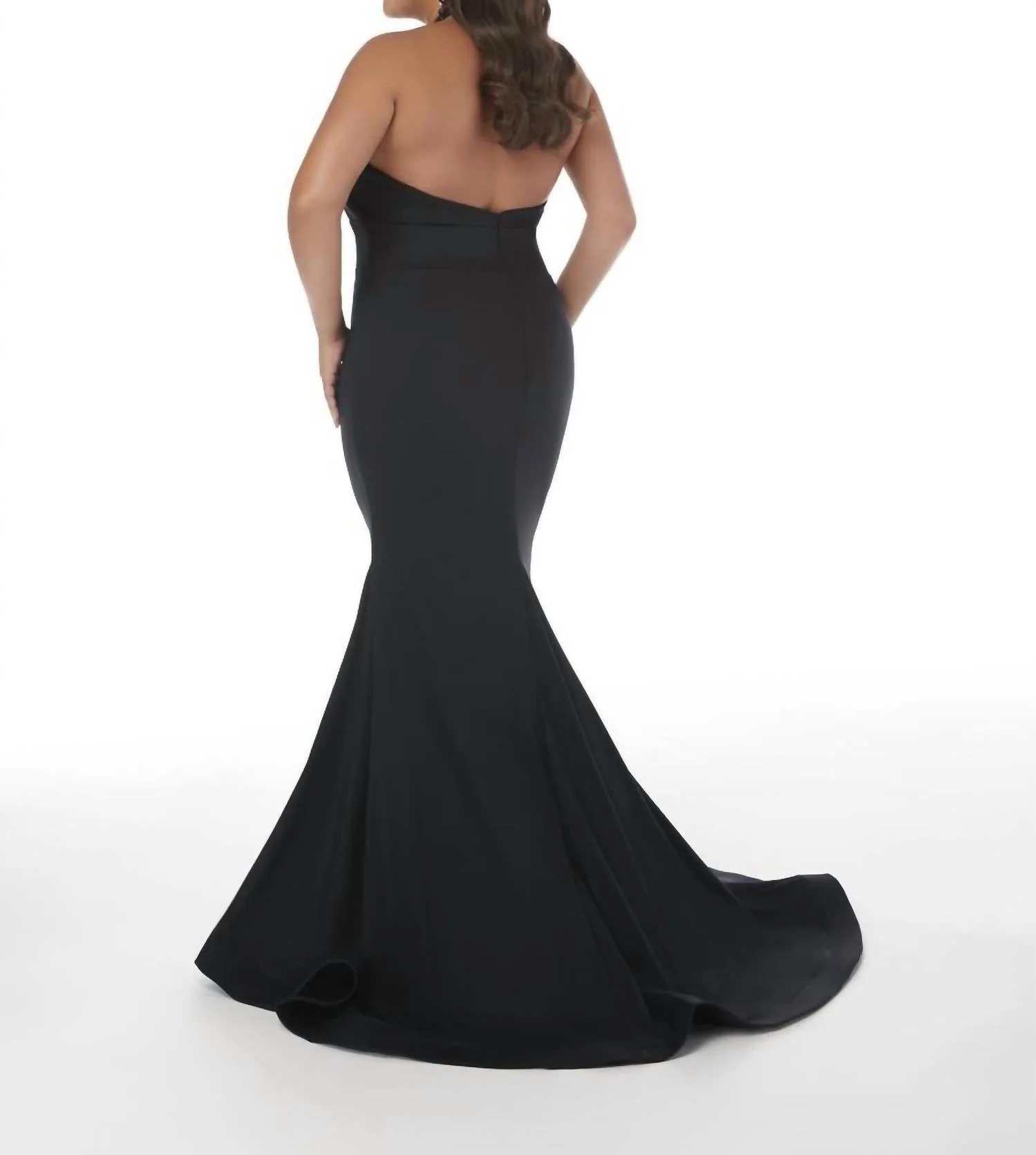 Halter Neckline Prom Dress In Black - Image 2