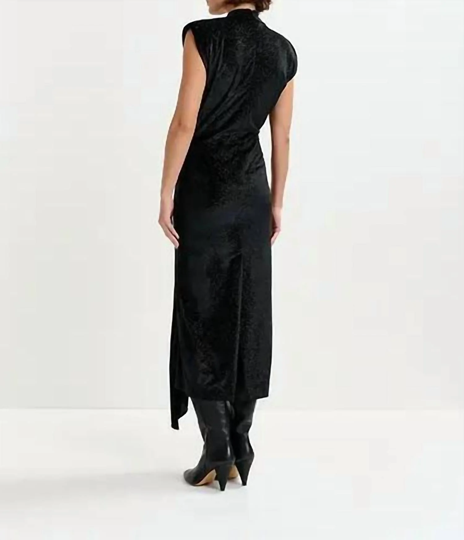 Inche Stretch Midi Dress In Black - Image 4
