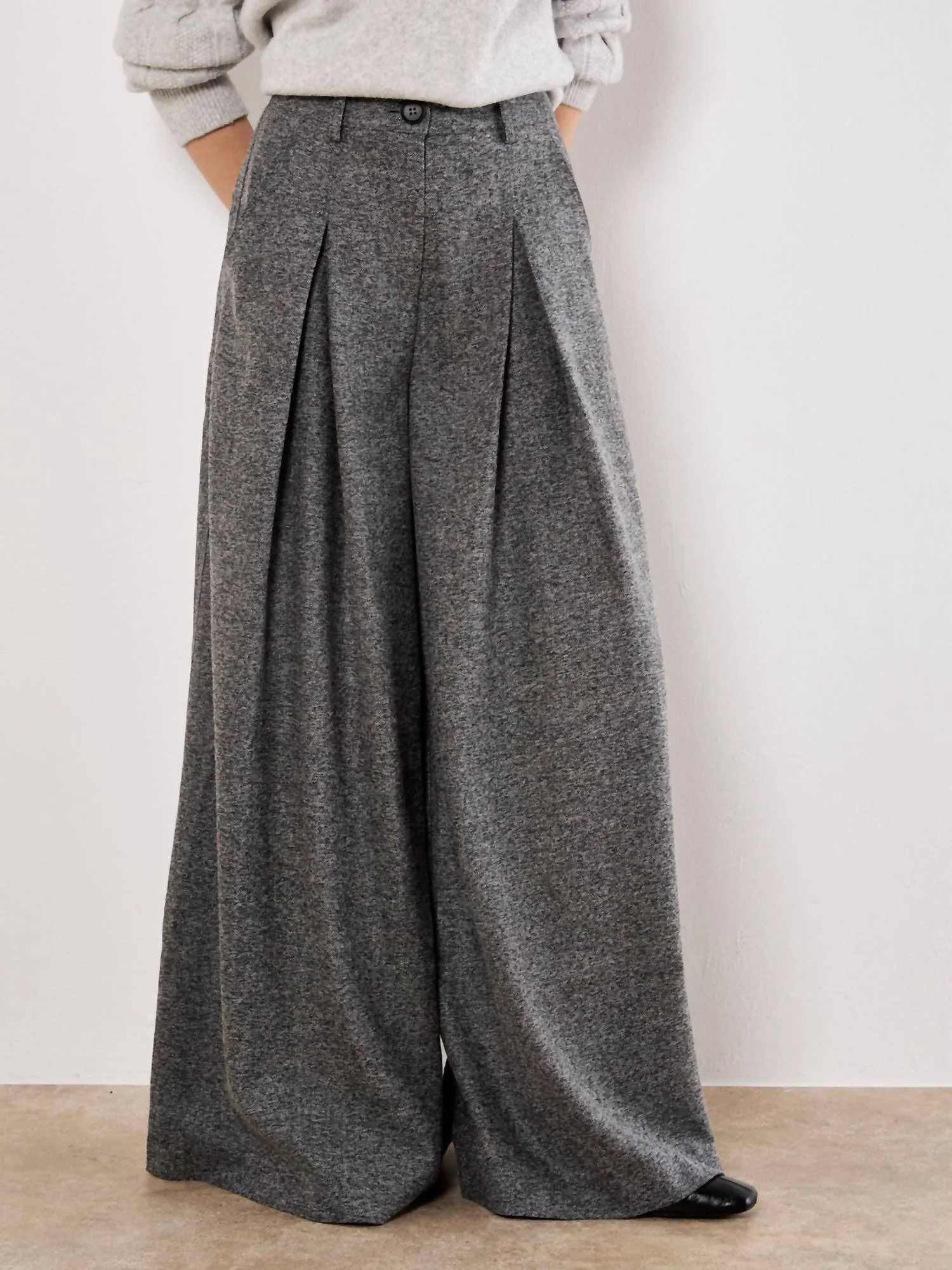 Invert Pleat Wide Leg Tailored Trouser In Grey