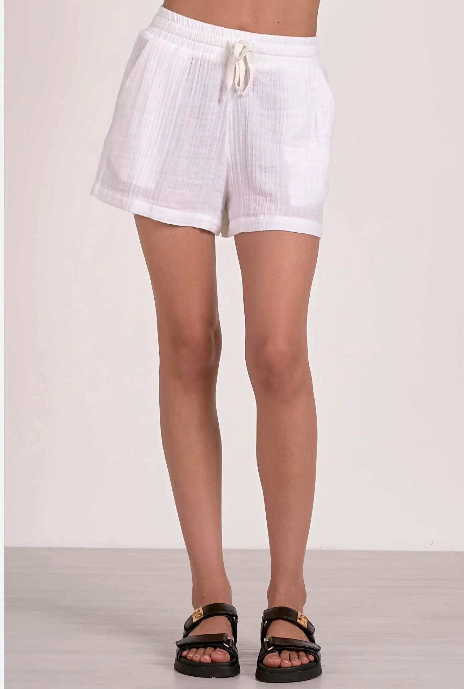 Ivy Elastic Waist Shorts In White