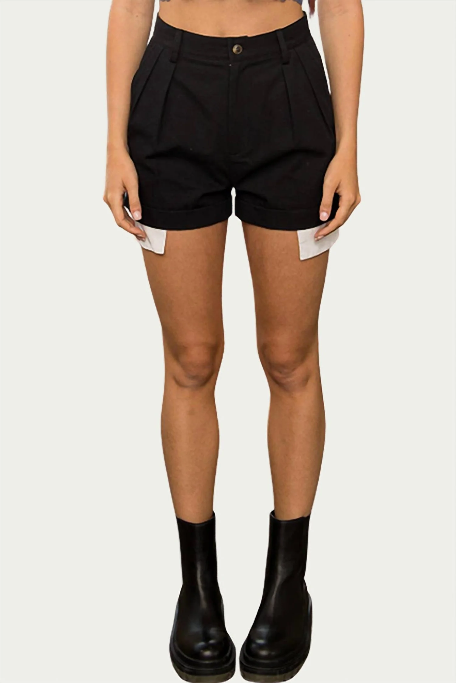 Jane Exposed-Pocket Cotton-Twill Shorts In Black