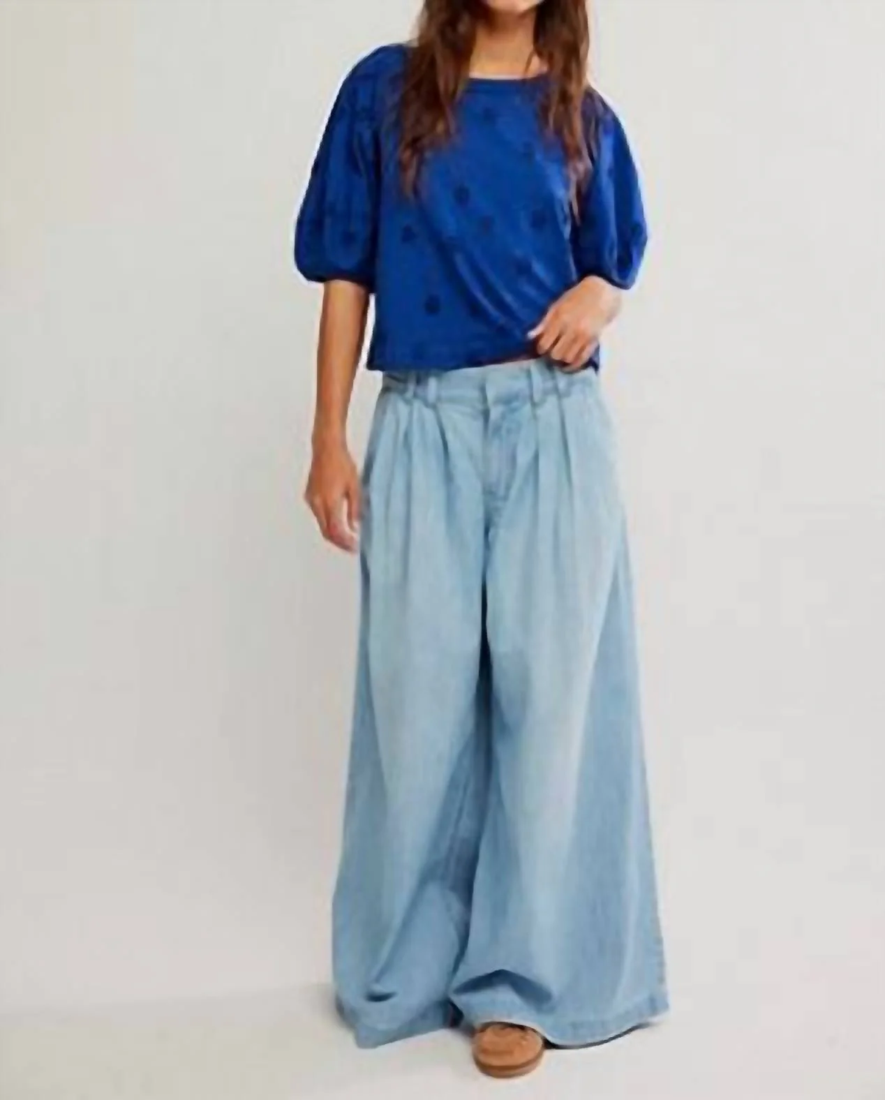 Jessie Eyelet Tee In Blue