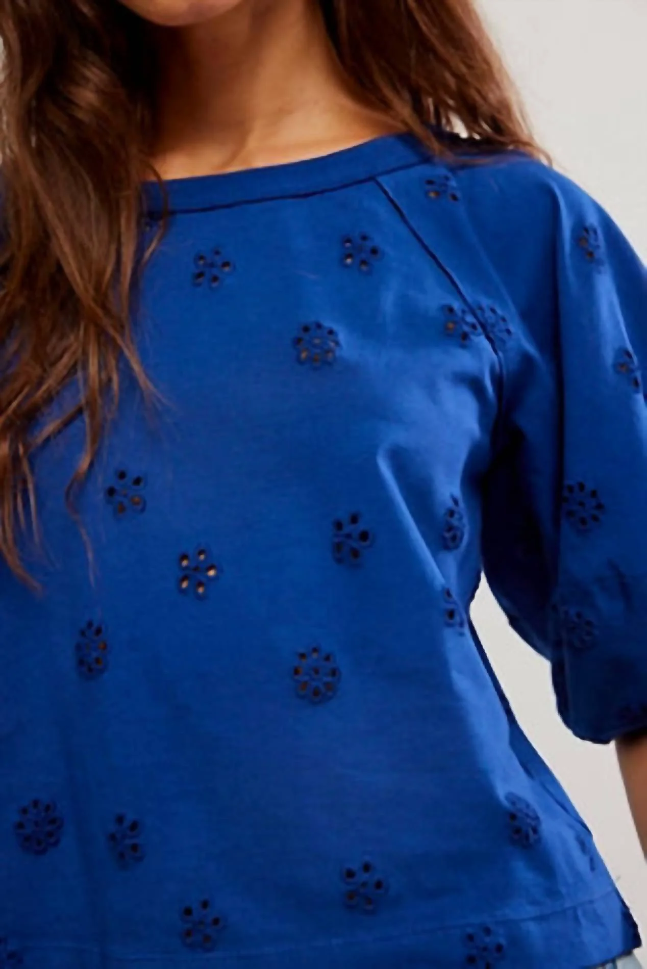 Jessie Eyelet Tee In Blue - Image 5