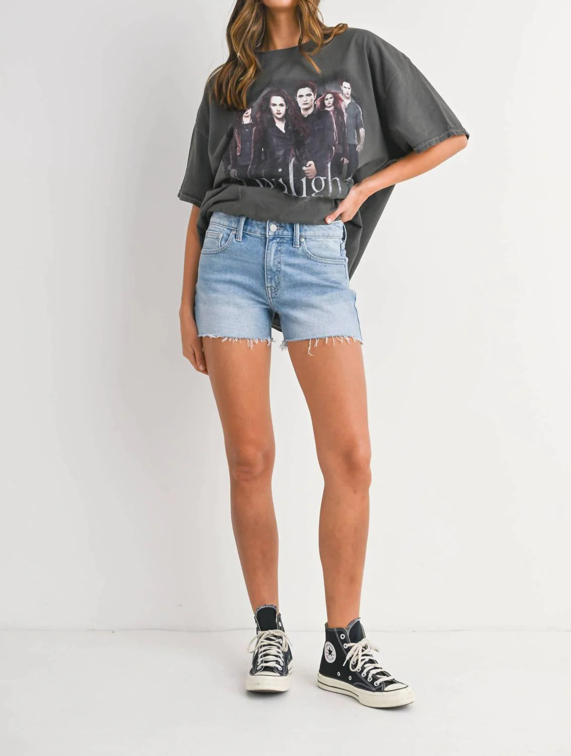 Jordan Mid Rise Cut Off Short In Light Wash - Image 4