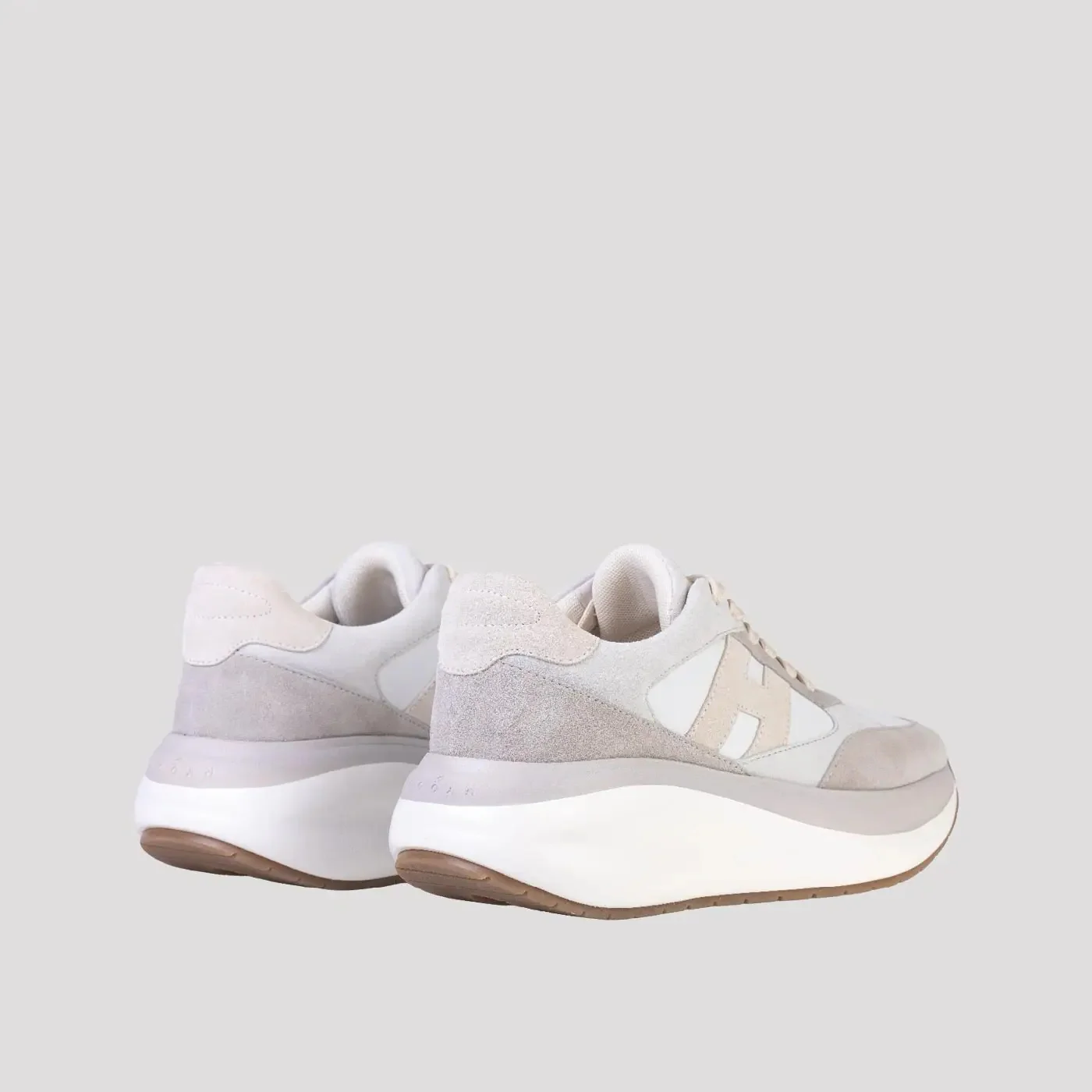 Lace-Up White Sneakers With Iconic 'H' Detail - Image 3