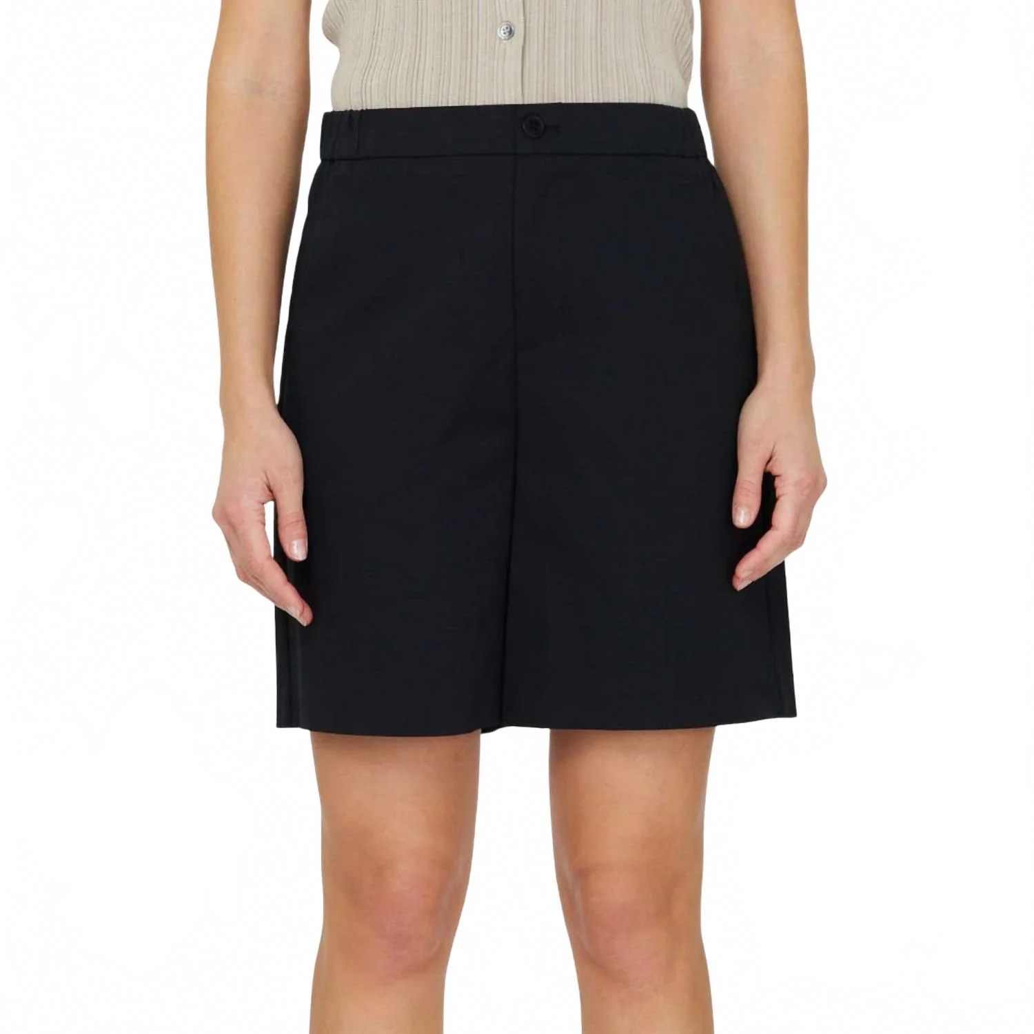 Lightweight Tailored Shorts In Black