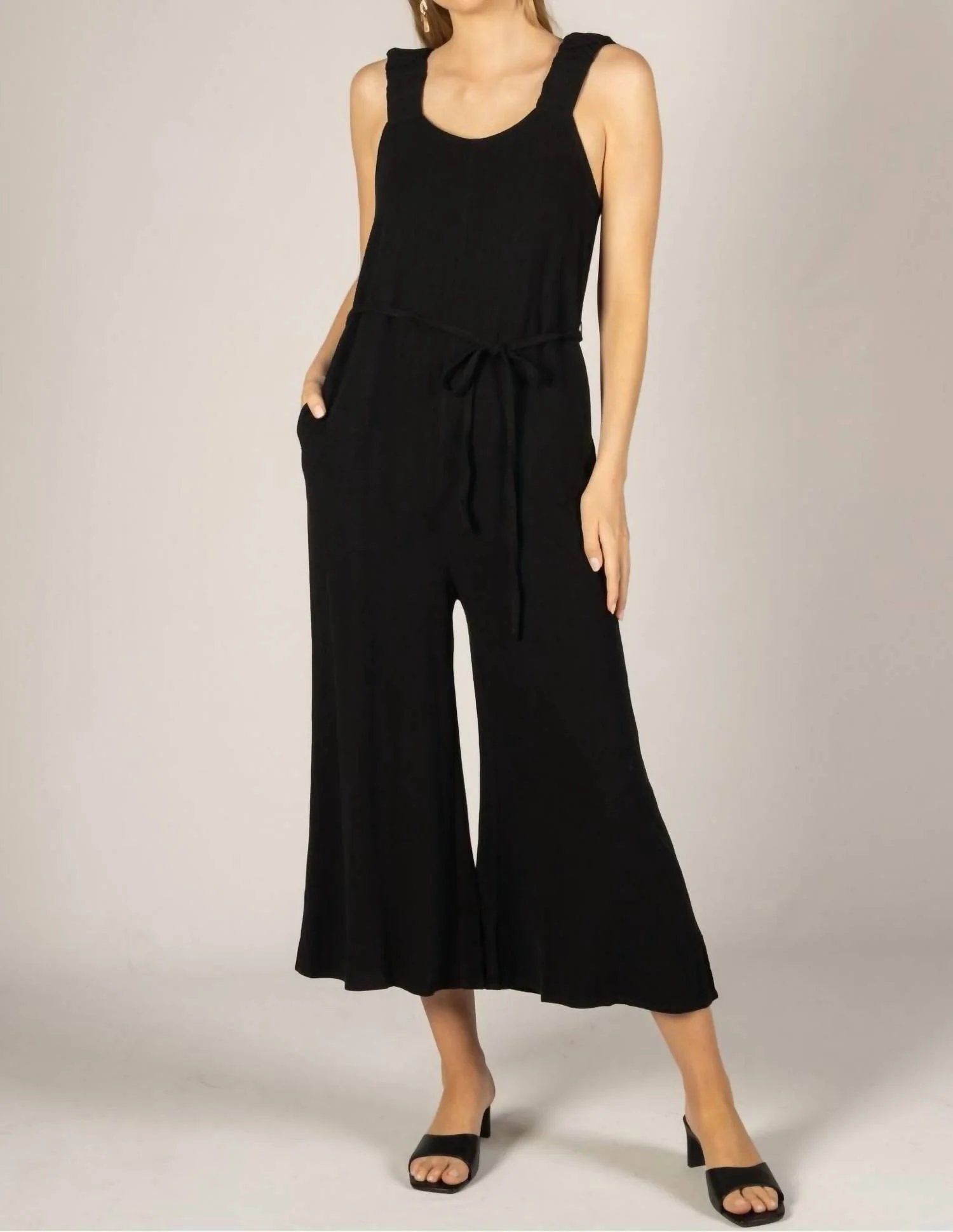 Linen Scrunchie Strap Culotte Jumpsuit In Black