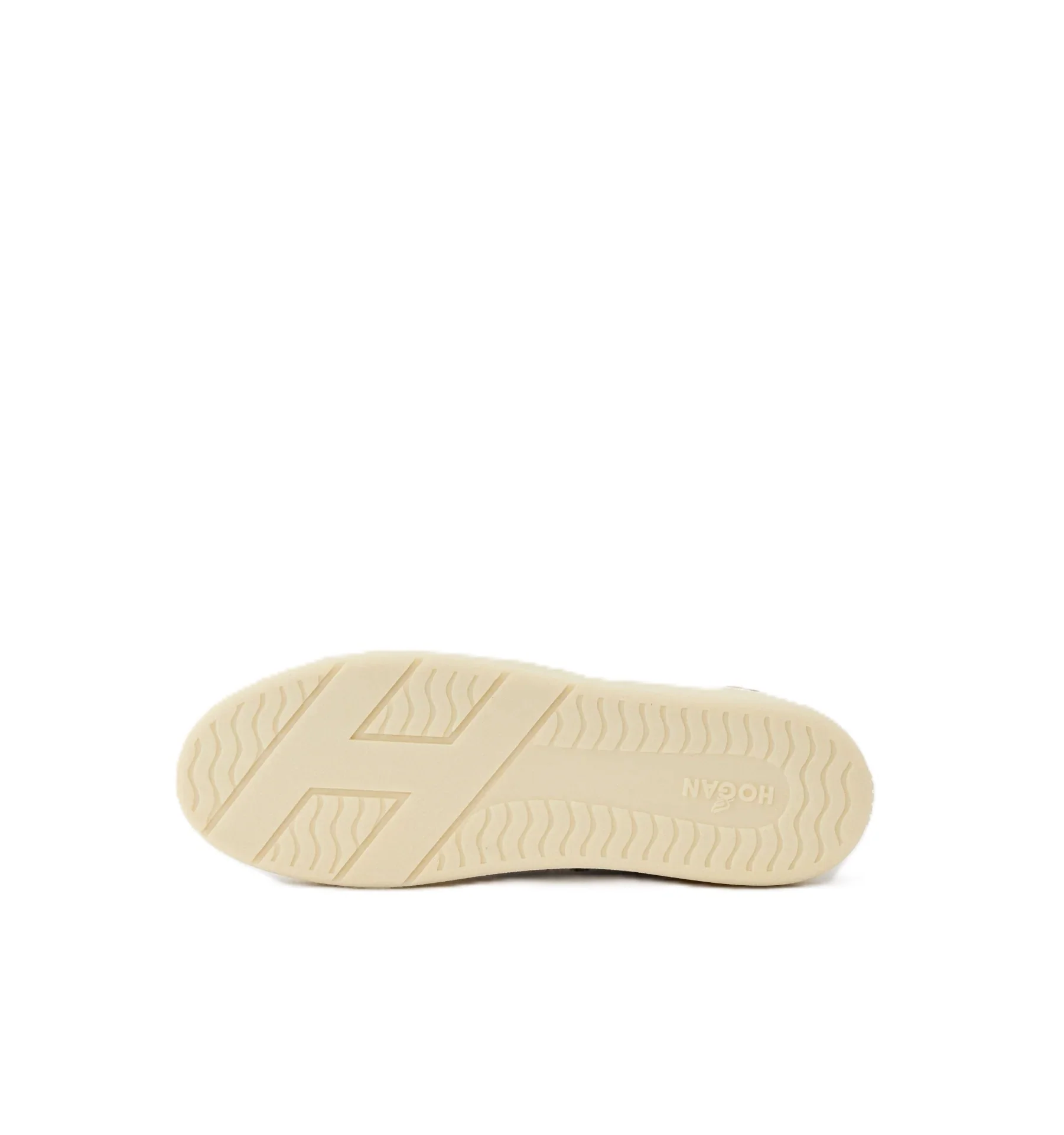 Low-Top Sneakers With Tan Accents And Perforated Design - Image 5