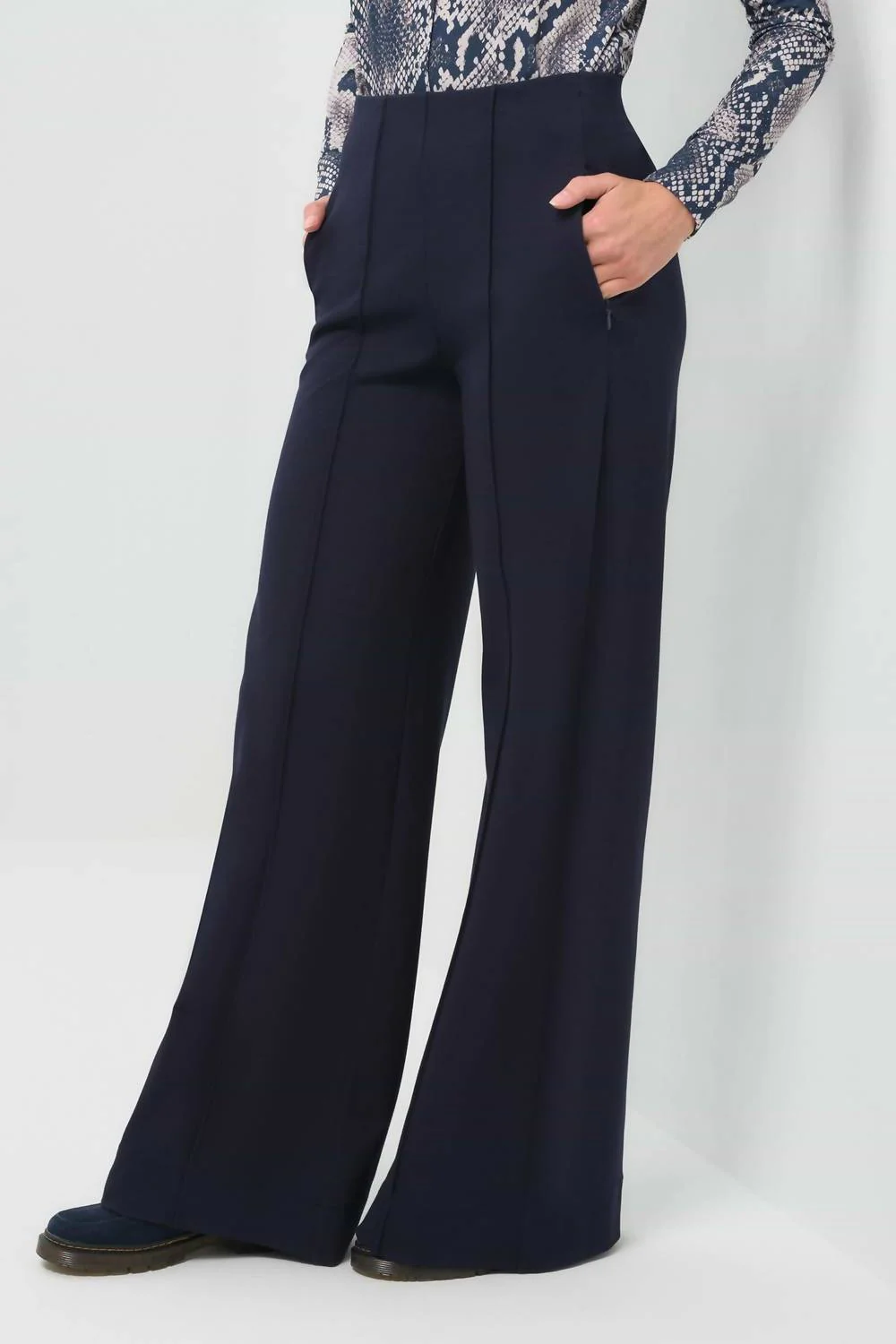Meadow Wide Leg Ponte Pants In Navy - Image 3