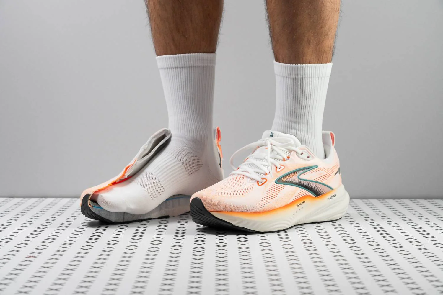 Men's Glycerin 22 Shoe In Green Orange White - Image 2