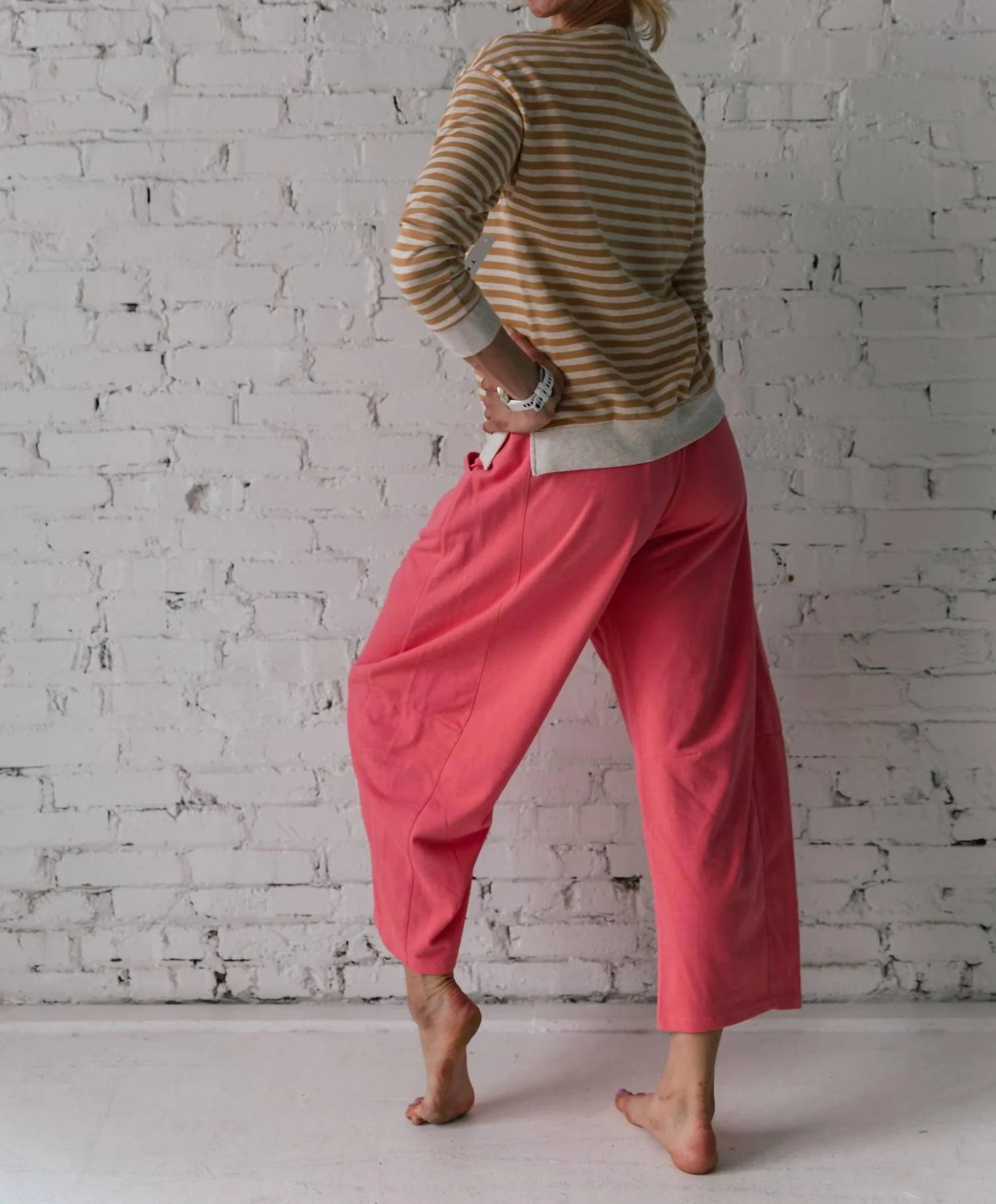 Mid Rise Pull On Barrel Pants In Pink - Image 4