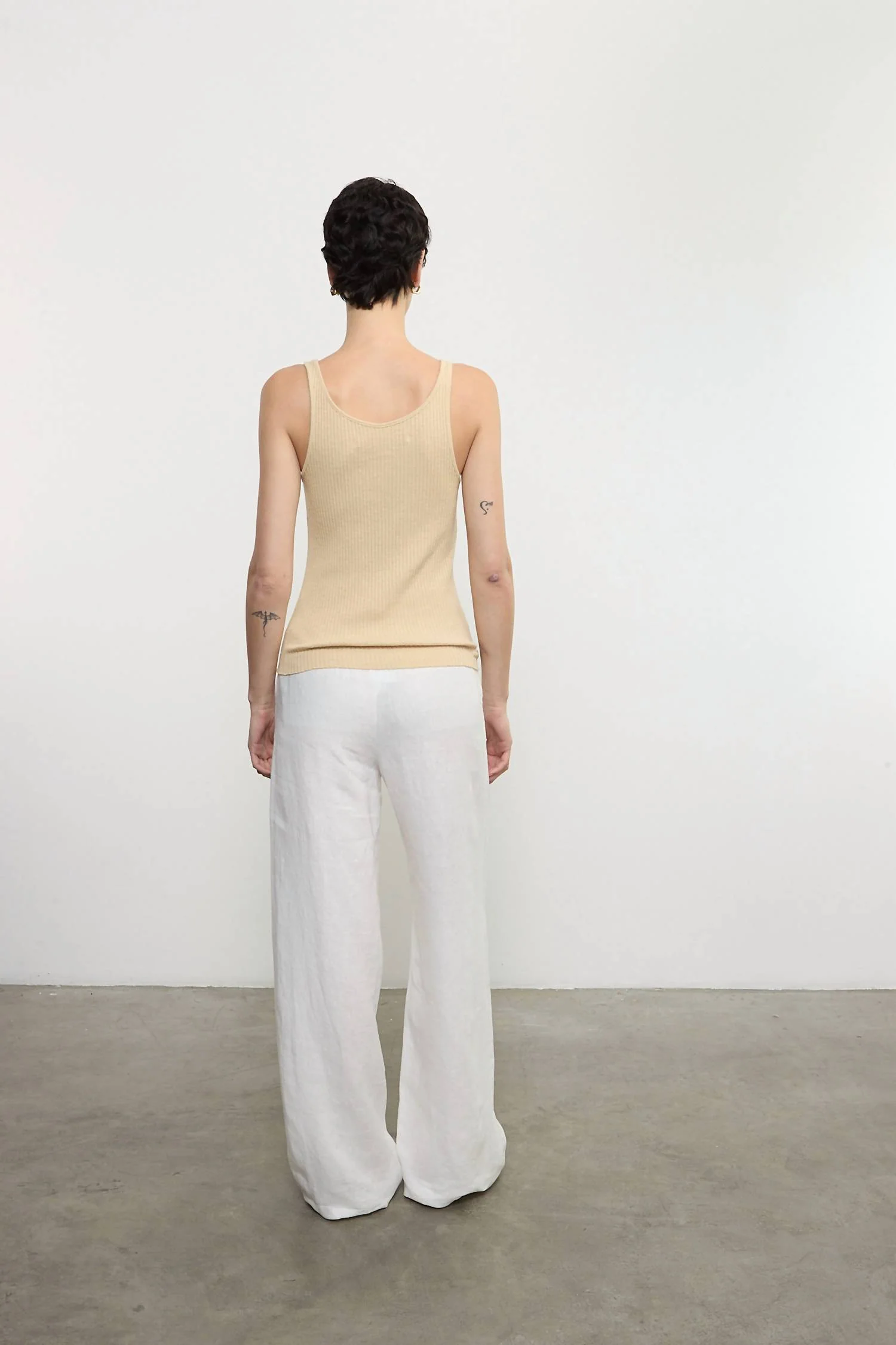 Military Rib Slim Tank In Blonde - Image 2