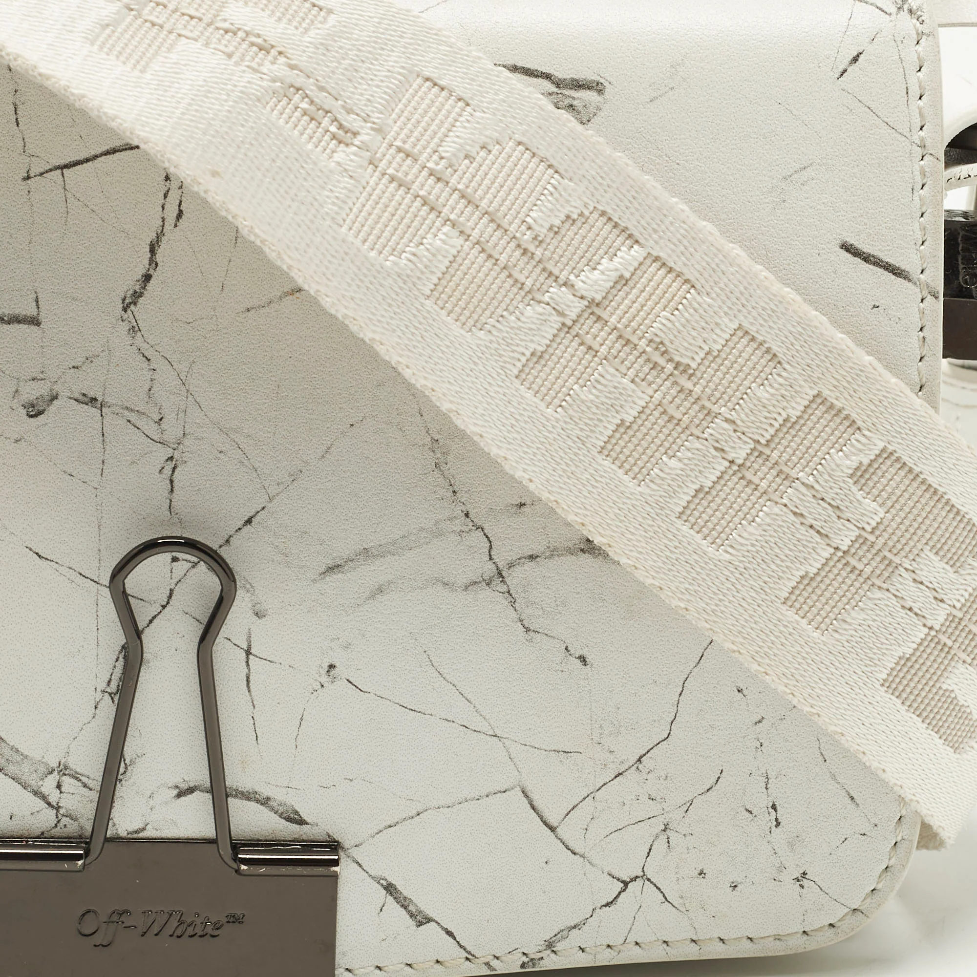 Off-White Binder Clip Marble Print White/grey Leather Crossbody Bag - Image 5