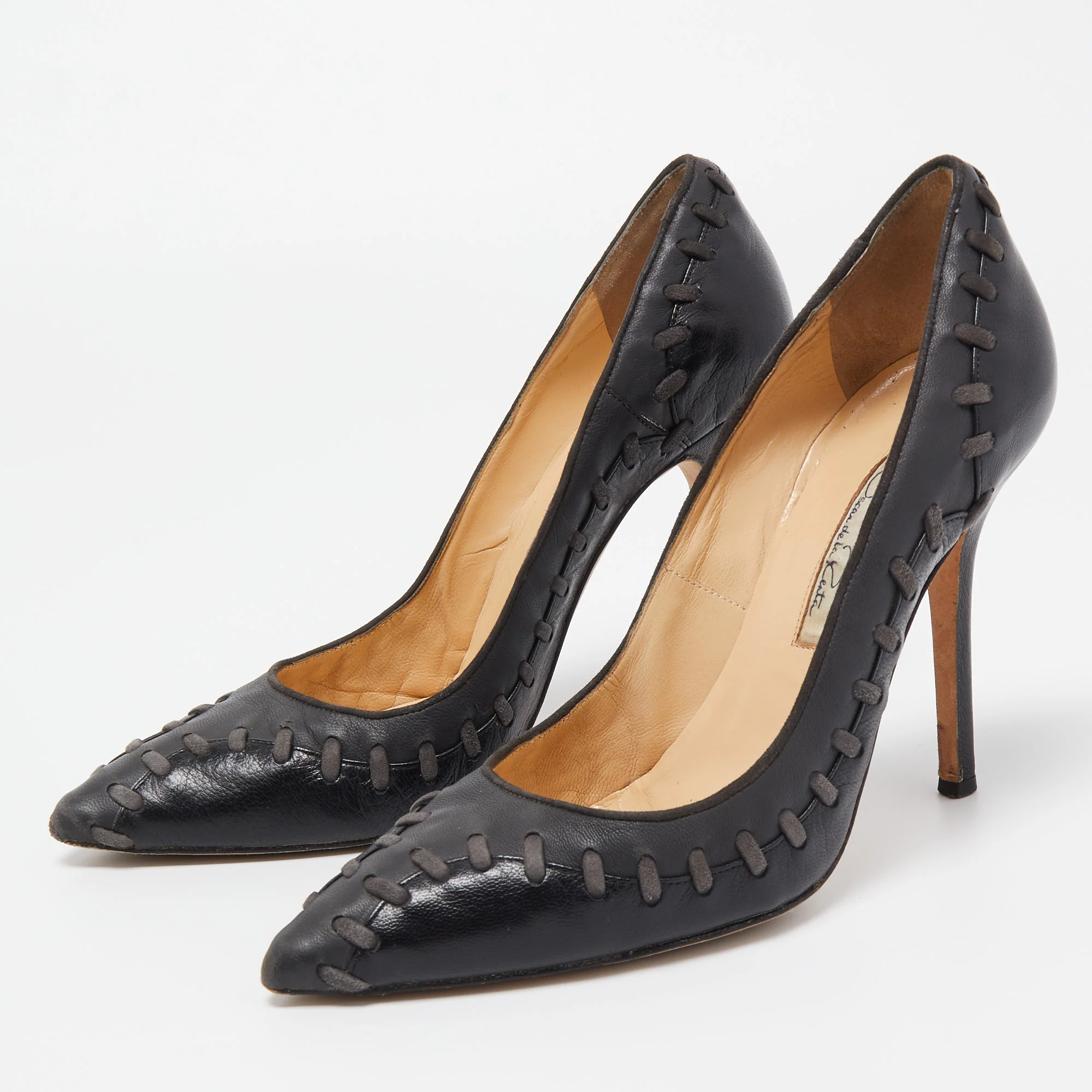 Oscar De La Renta Black Leather Pointed Toe Pumps - Image 2