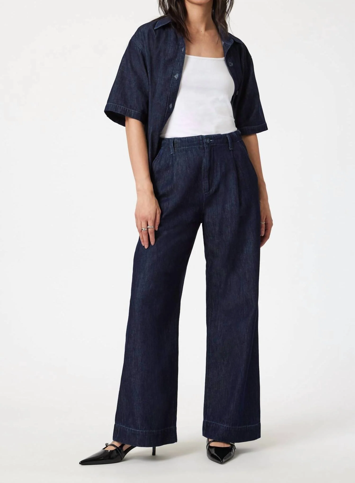 Pera Pleated Wide Leg Jeans In Rinse Denim