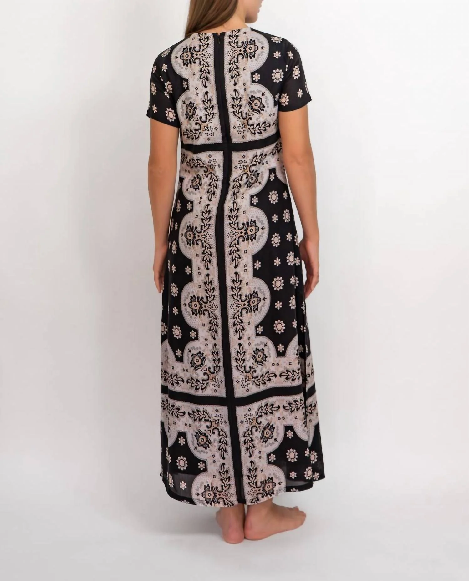 Preeti Dress In Black - Image 4