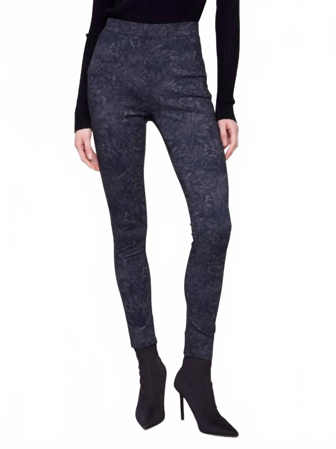 Printed Pull On Leggings In Multi