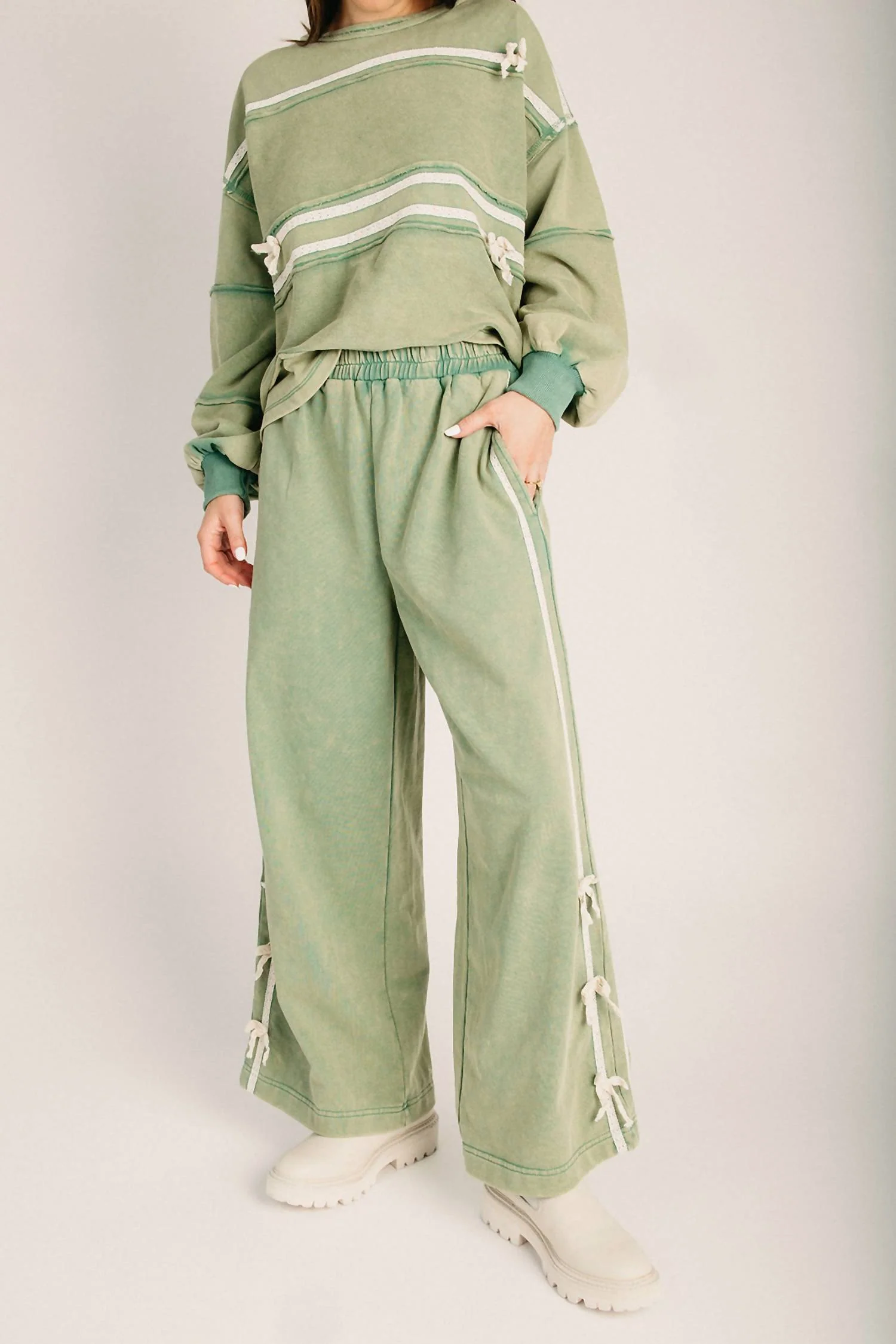 Pull On Side Bow Stripe Wide Leg Pants In Matcha